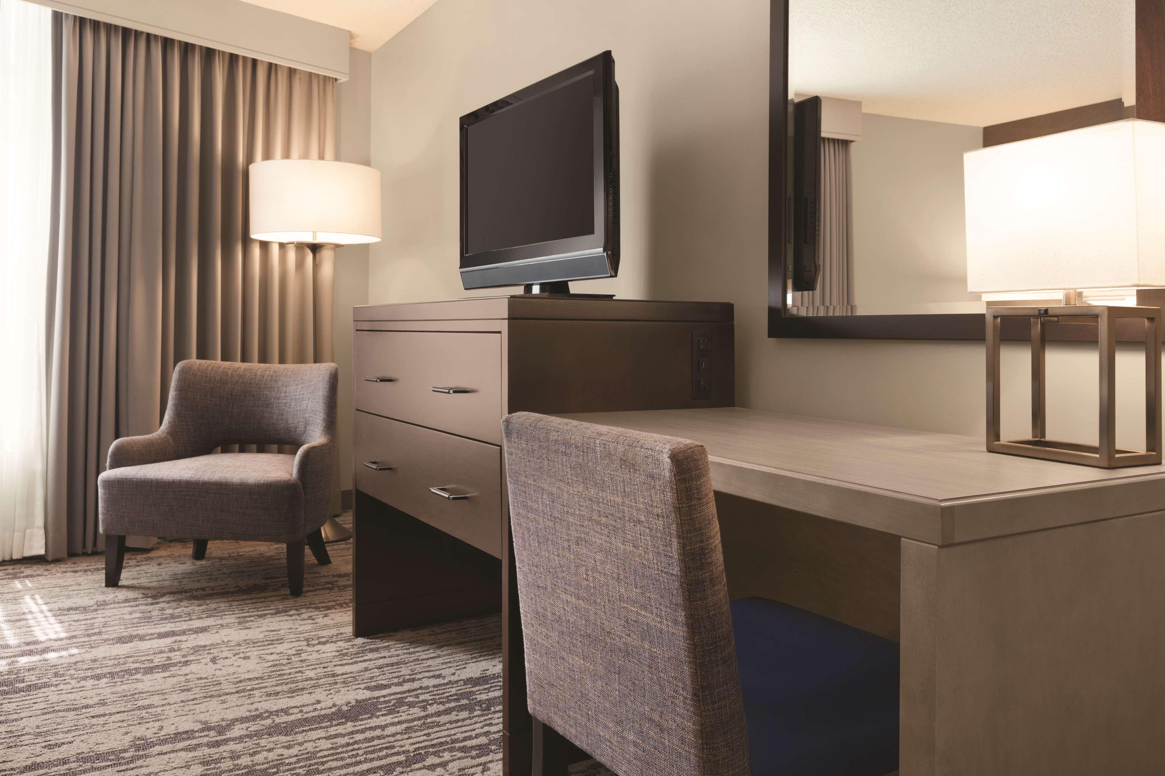 Embassy Suites By Hilton Atlanta At Centennial Oly