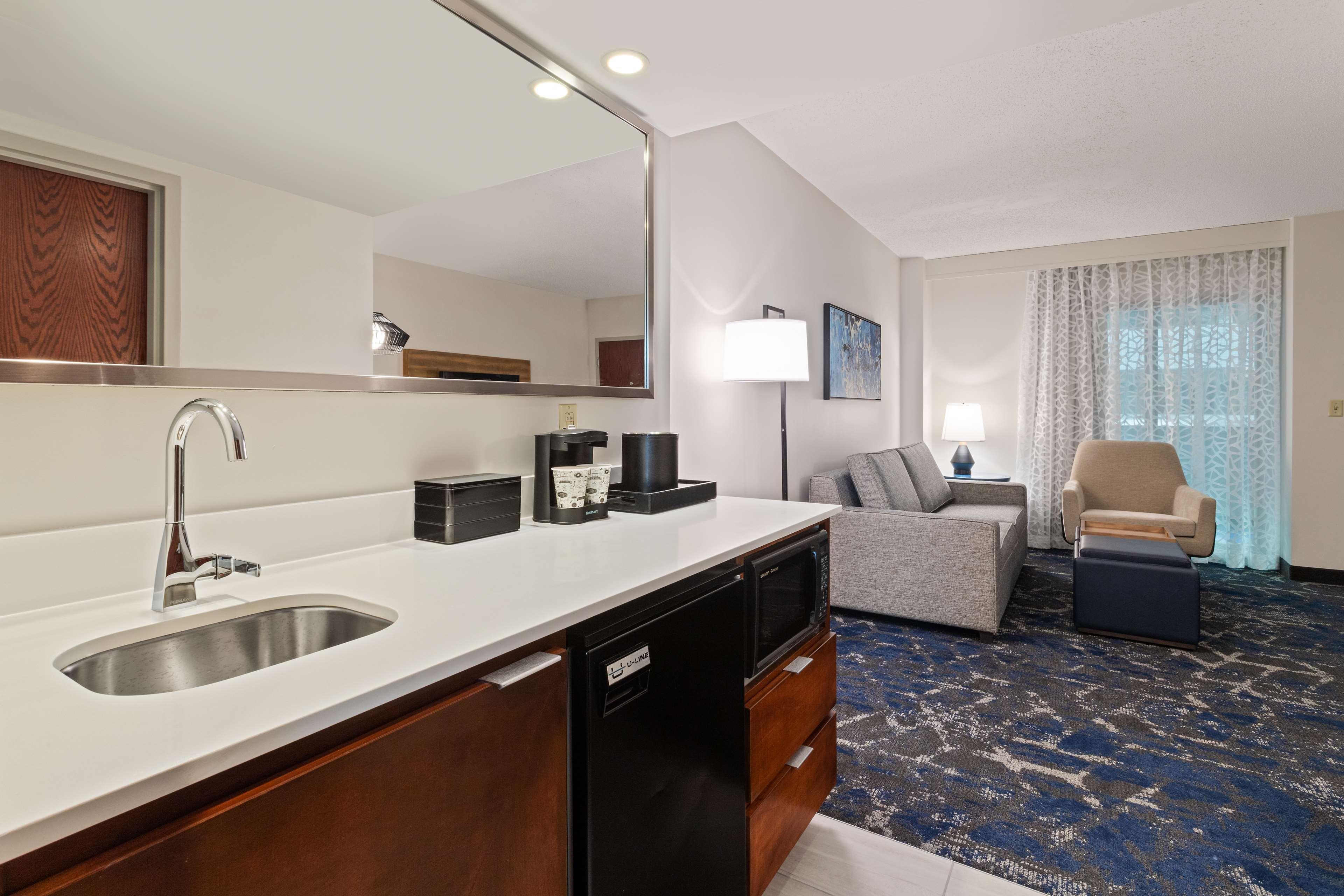 Embassy Suites by Hilton Tampa USF Near Busch Gard