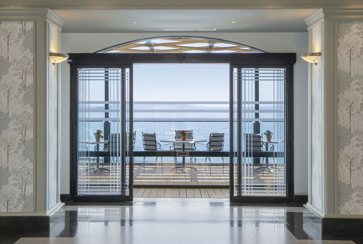 Ramada Attica Riviera - attēls