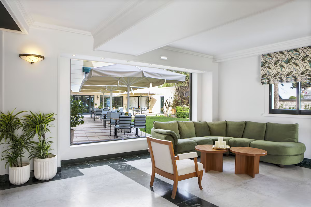 Ramada Attica Riviera - attēls