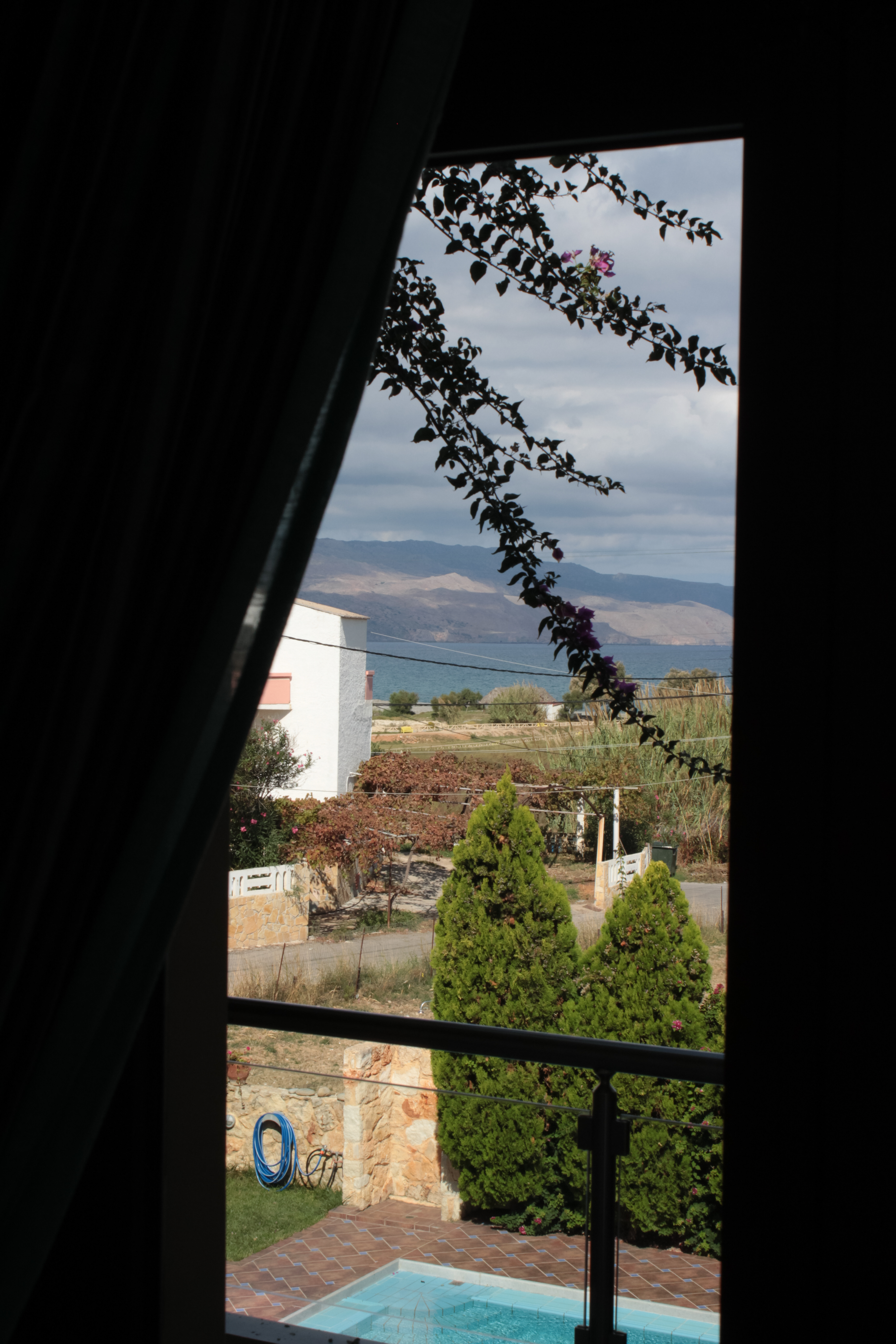 Theros Hotel