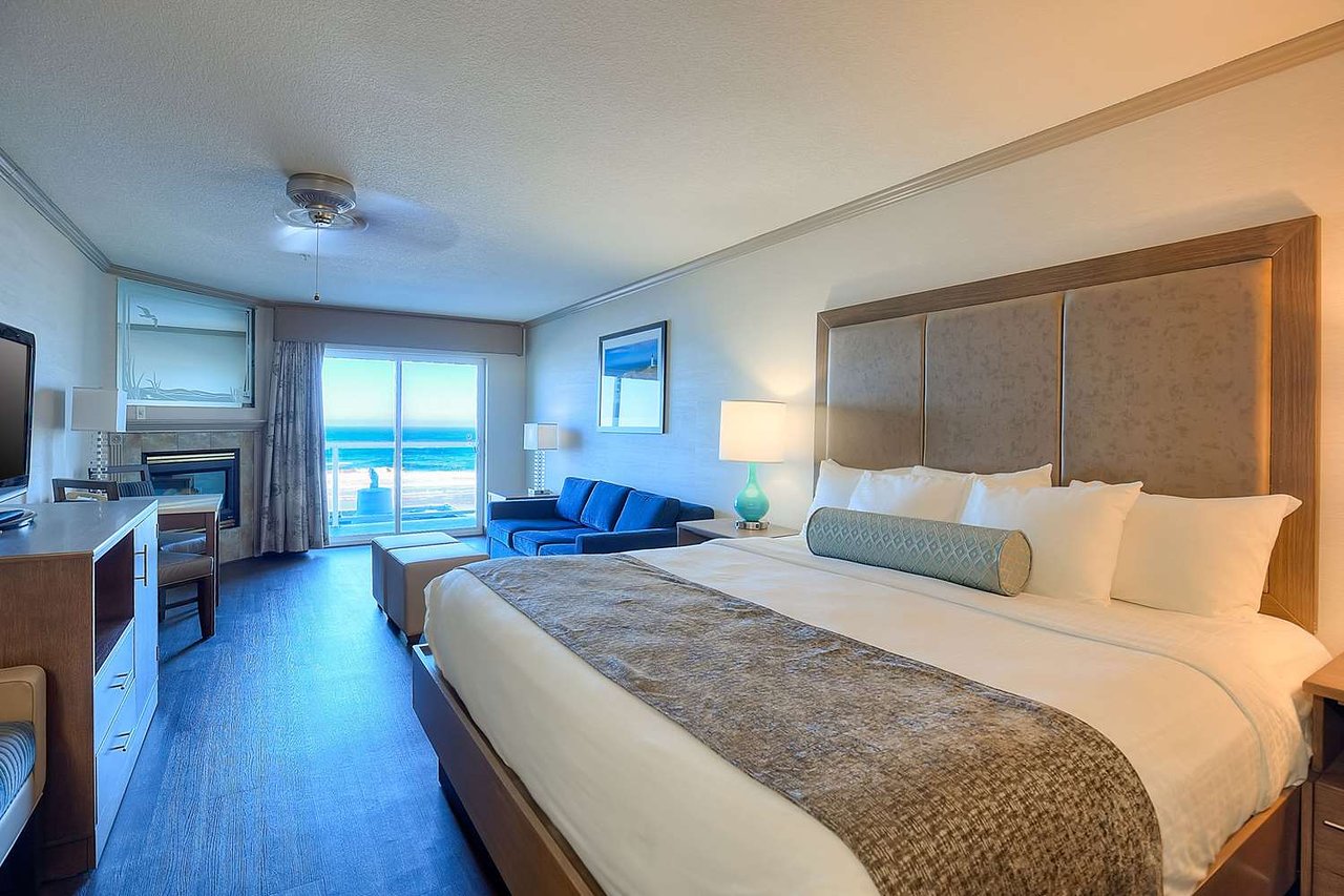 Elizabeth Oceanfront Suites by null