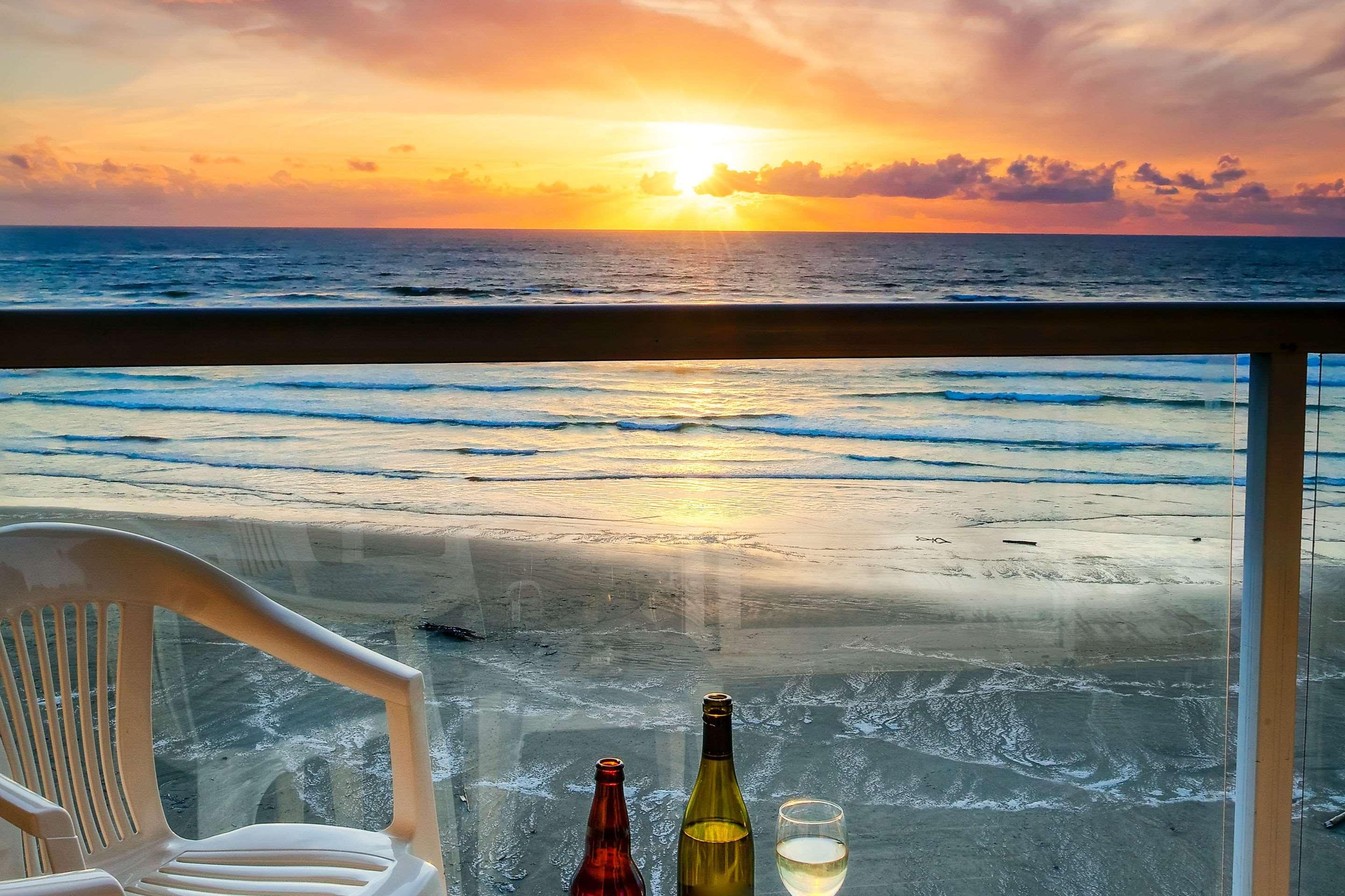 Elizabeth Oceanfront Suites by null
