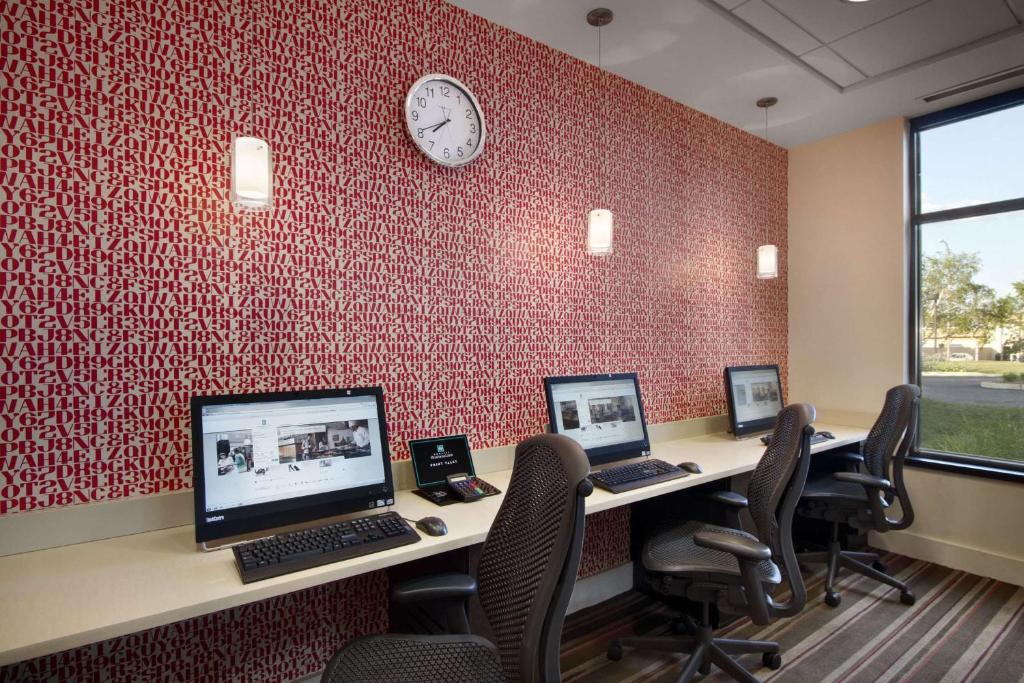 Embassy Suites by Hilton Detroit Metro Airport