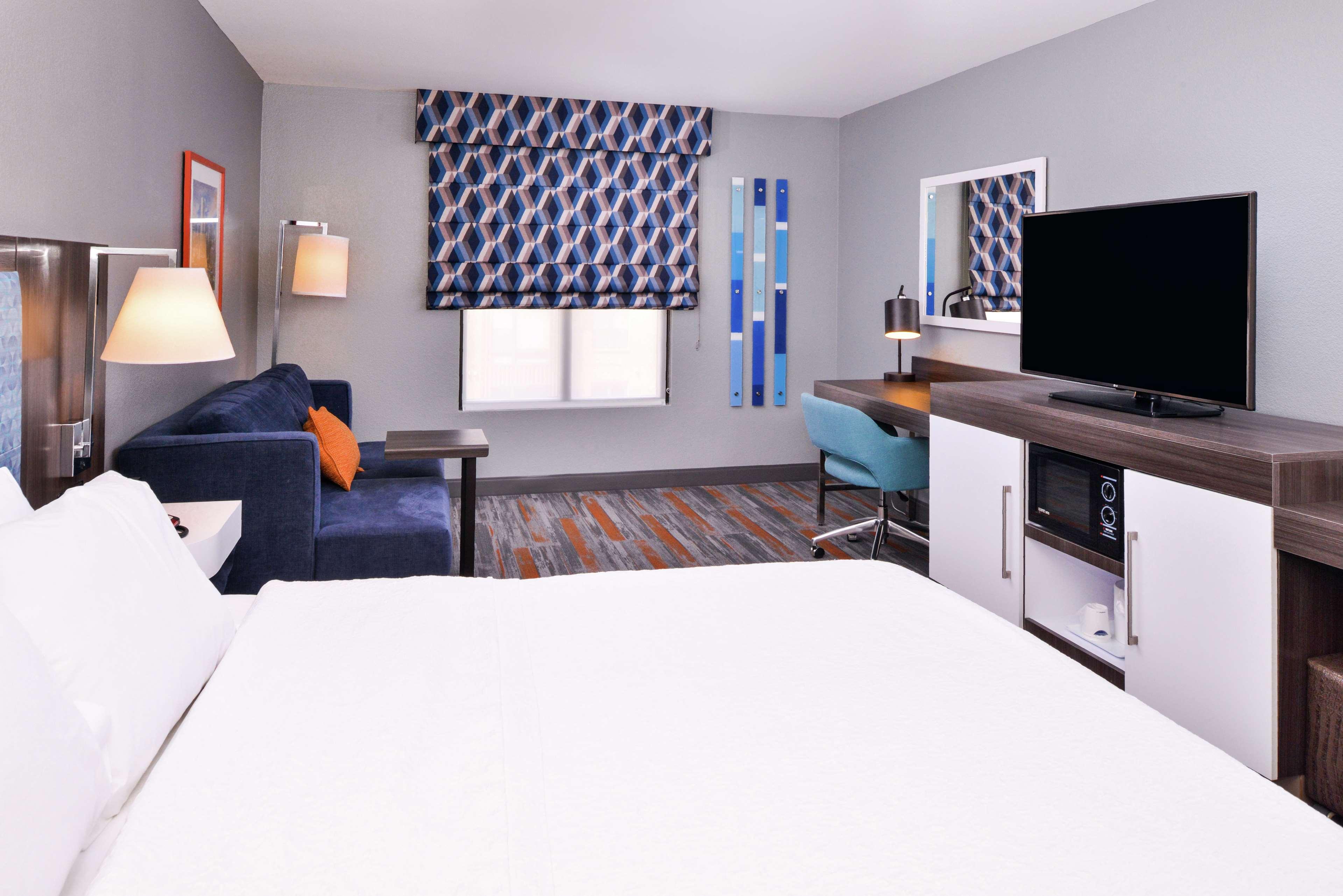 Hampton Inn & Suites Legacy Park-Frisco