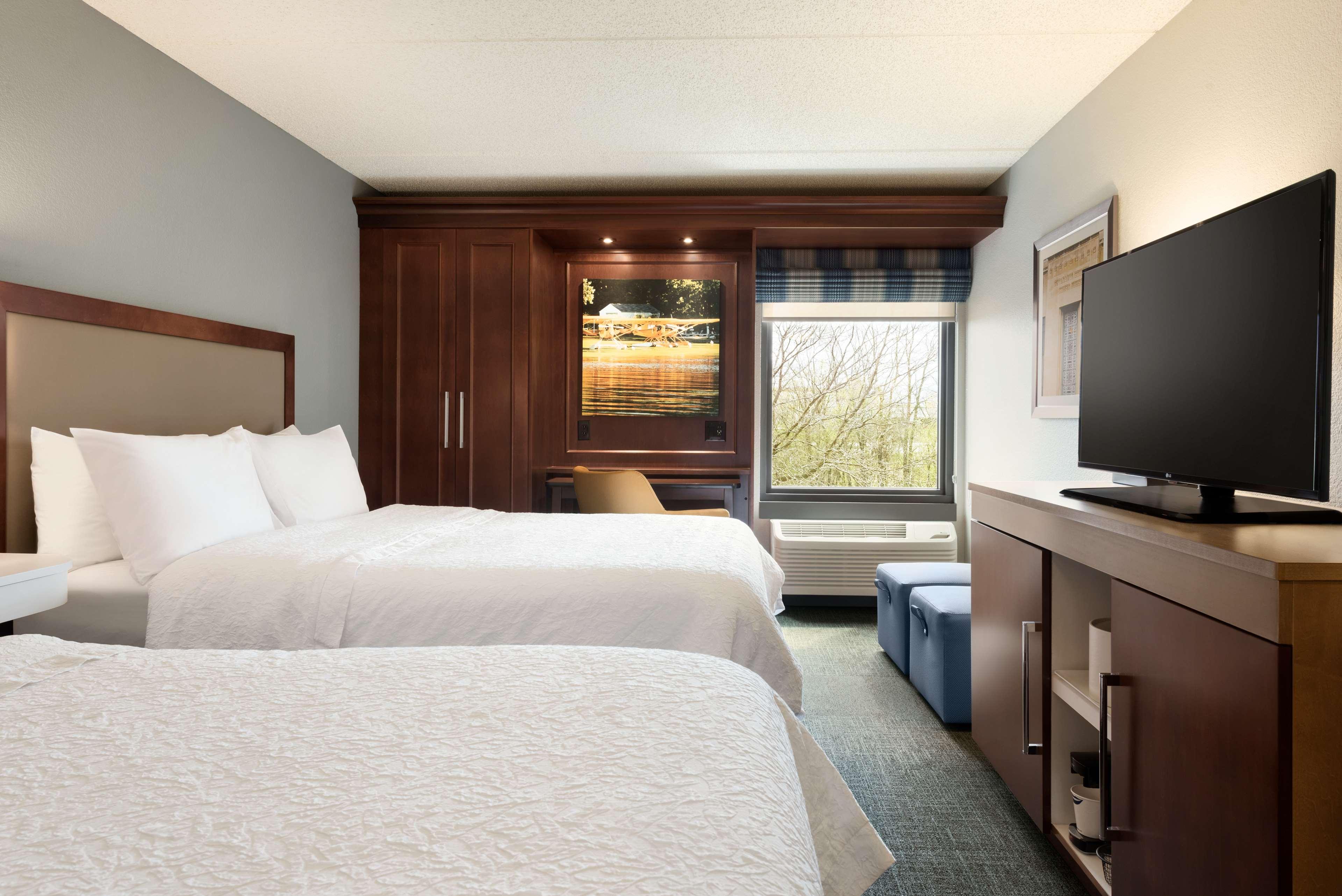 Hampton Inn Appleton-Fox River Mall Area