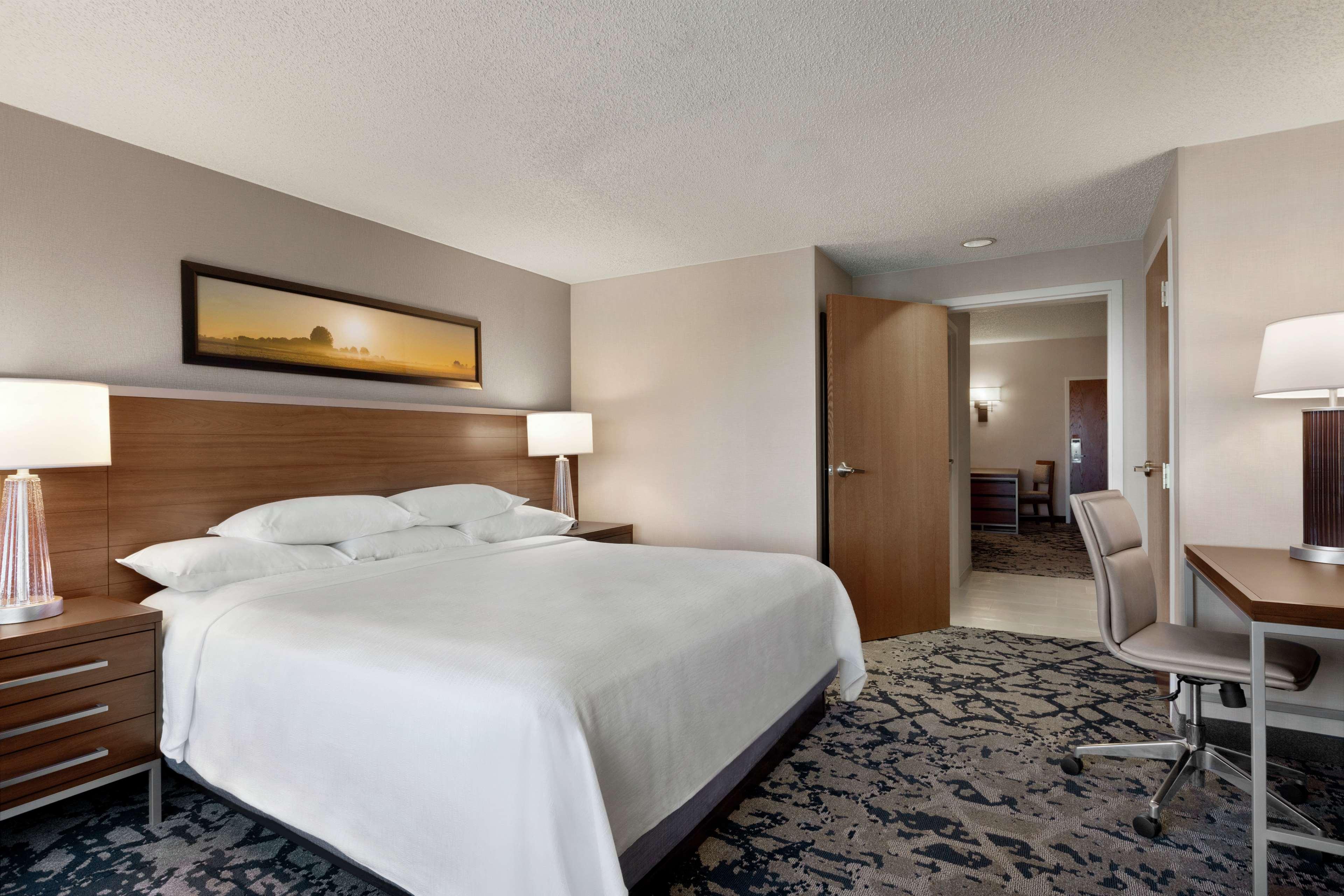Embassy Suites by Hilton Grapevine DFW Airport Nor