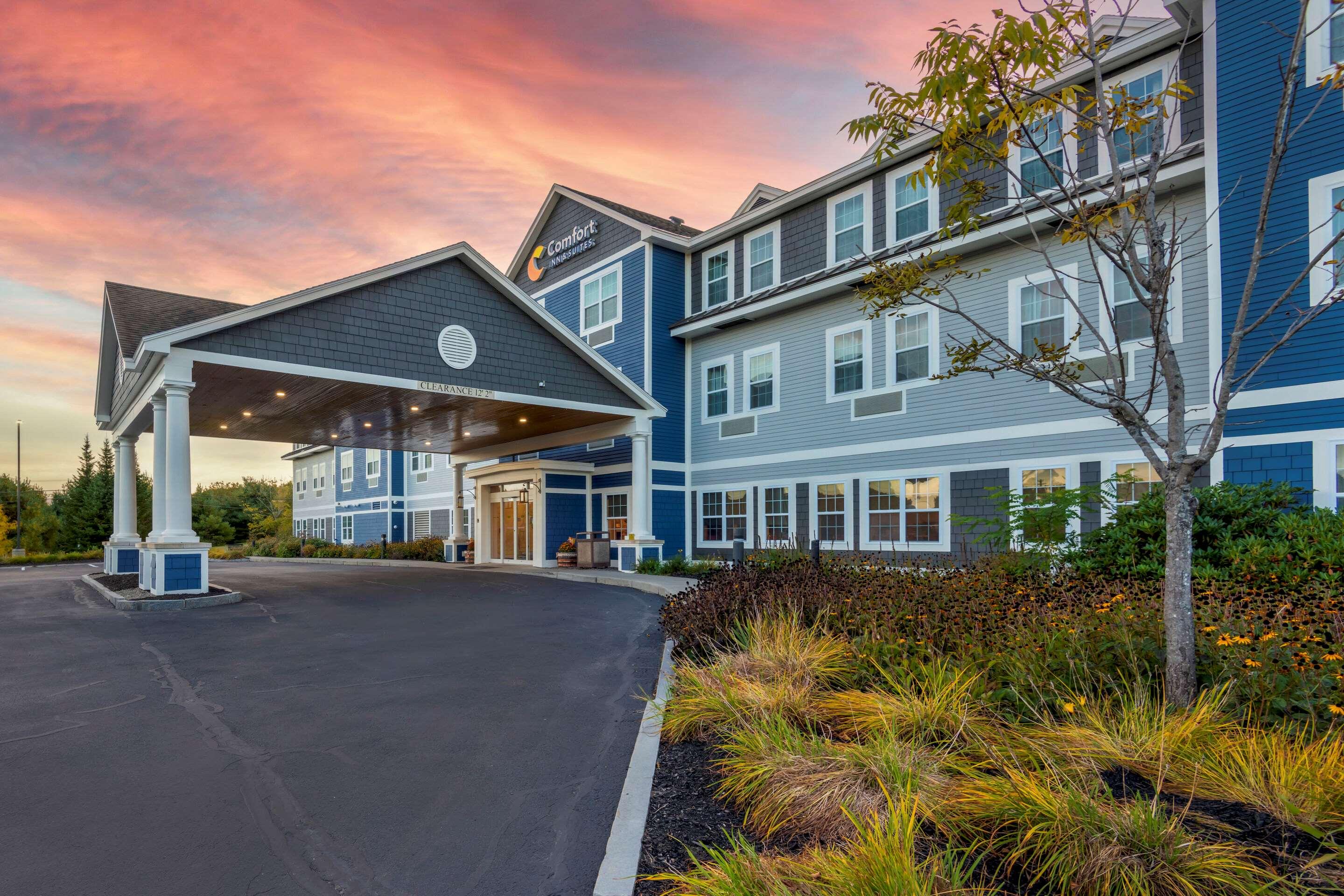 Comfort Inn & Suites Wilton Area