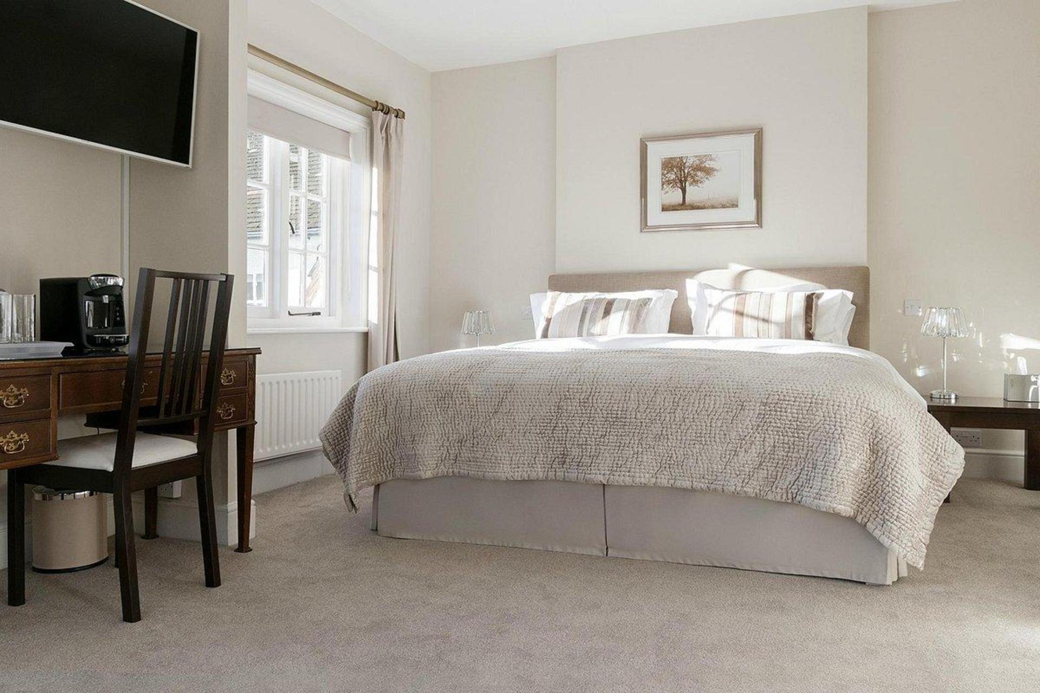 Hurtwood Hotel Bed & Breakfast