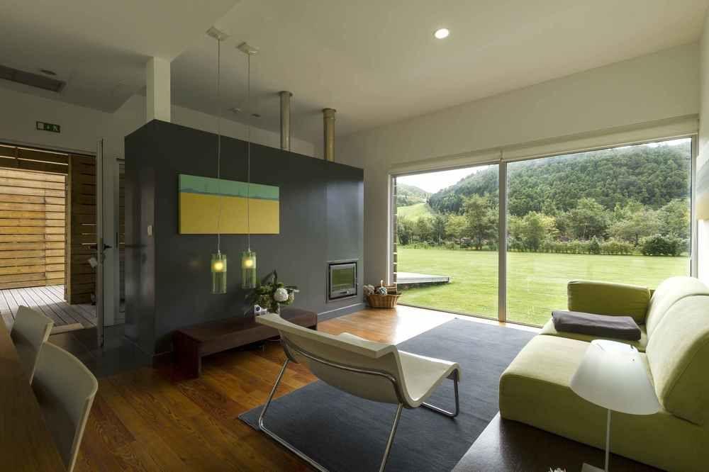 Furnas Lake Forest Living by null