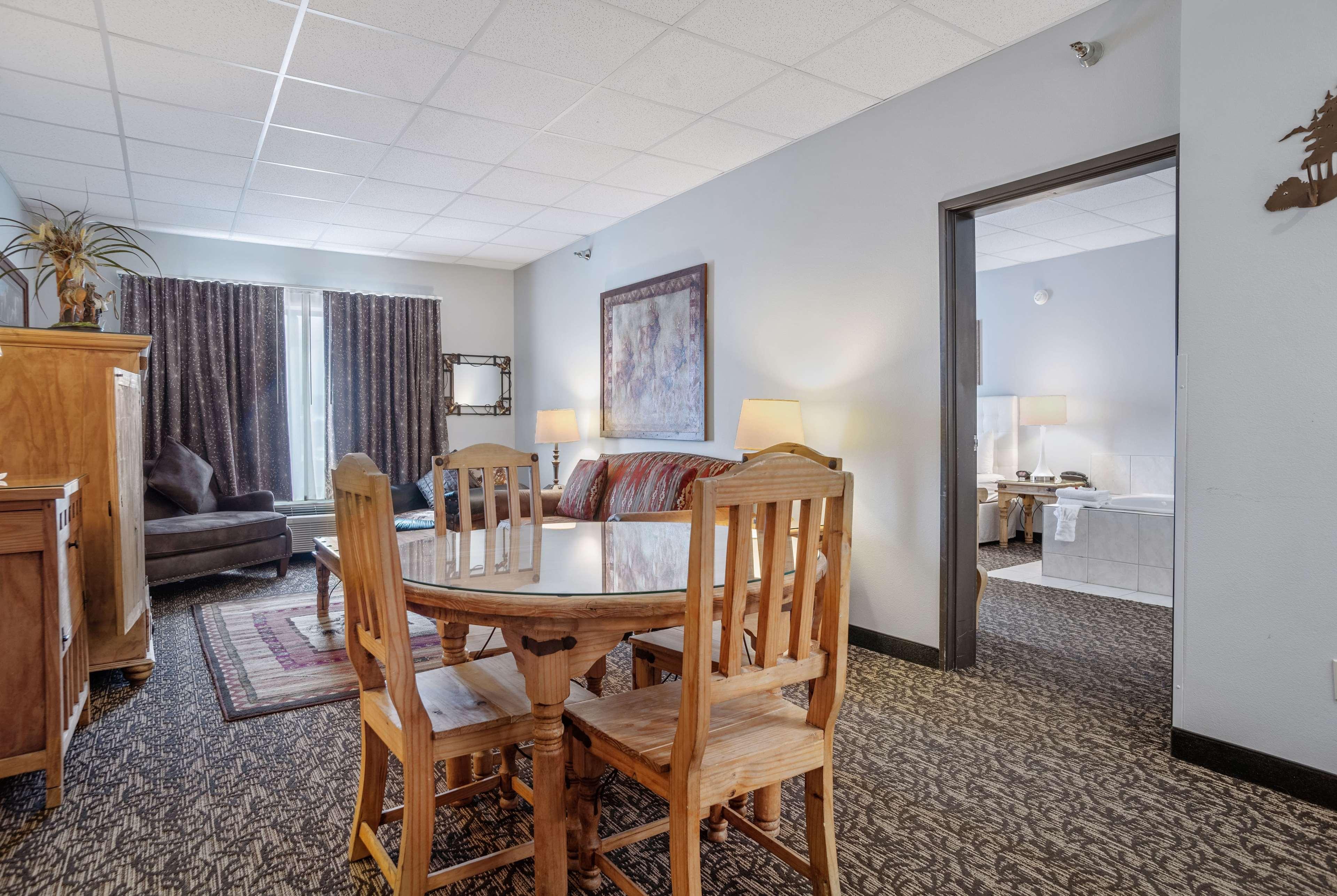 Elevation Inn & Suites, Trademark Wyndham