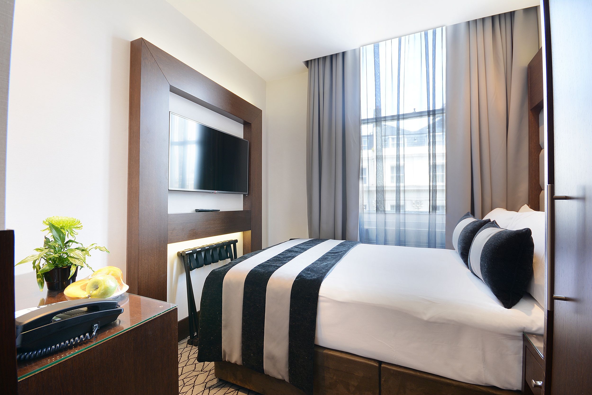 Inhabit, Queen's Gardens - a member of Design Hotels by null
