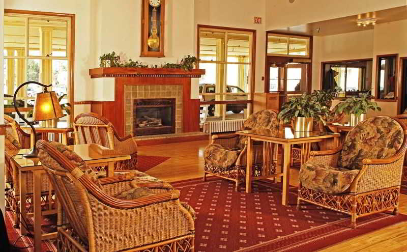 Mammoth Hot Springs Hotel