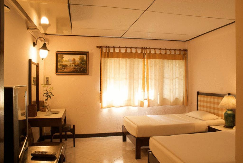 Changpuak Hotel by null