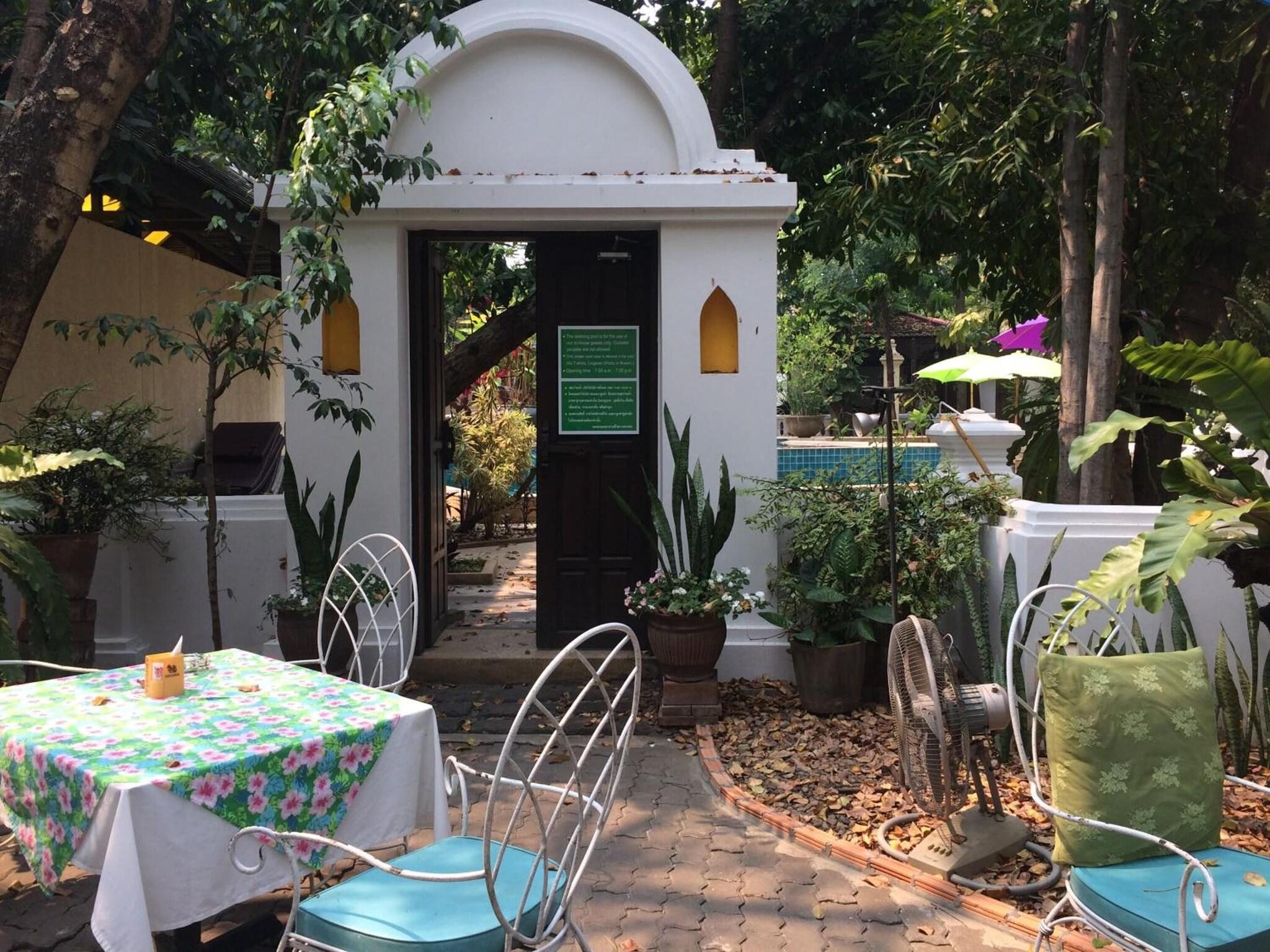 Changpuak Hotel by null