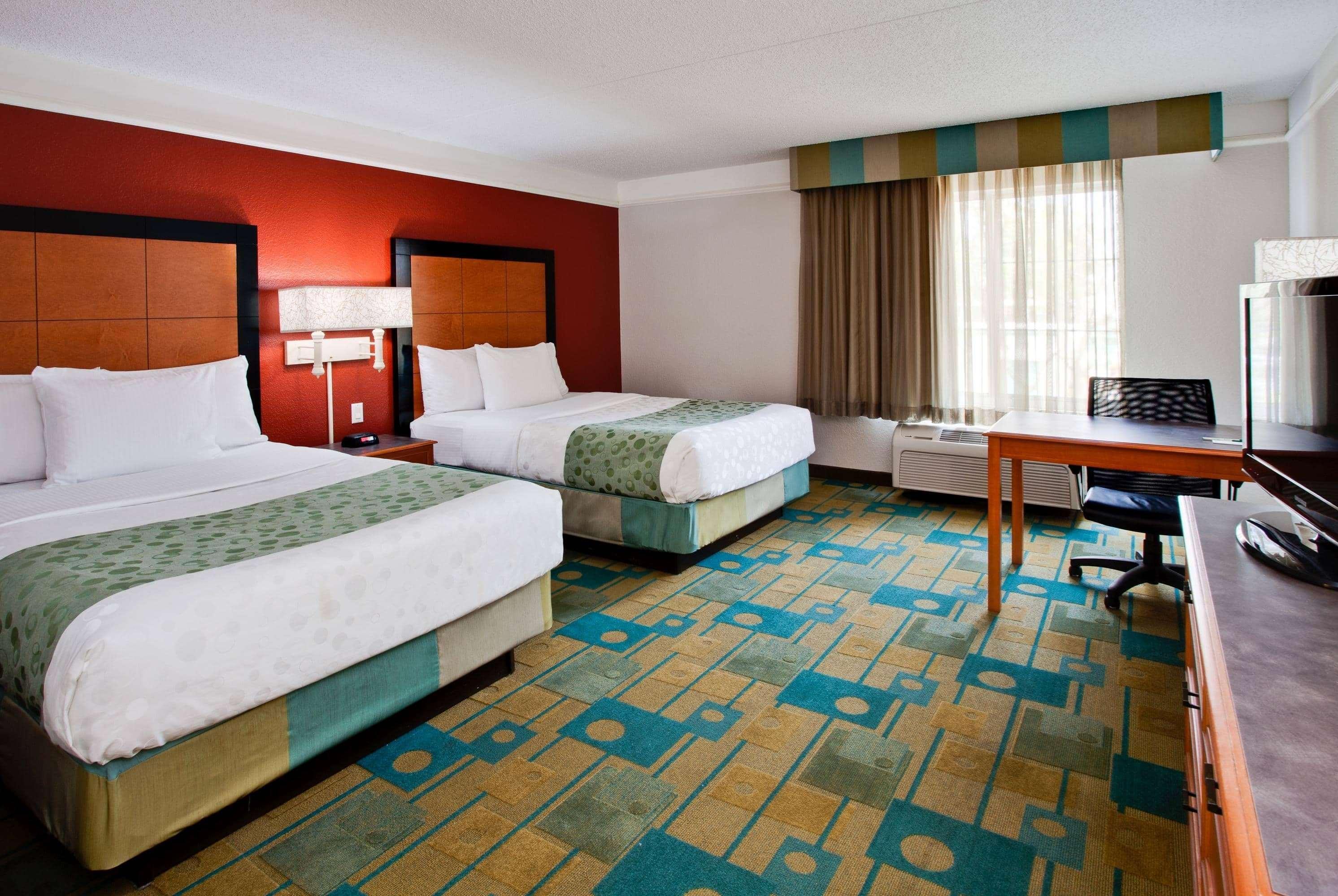 La Quinta Inn and Suites USF - Busch Gardens