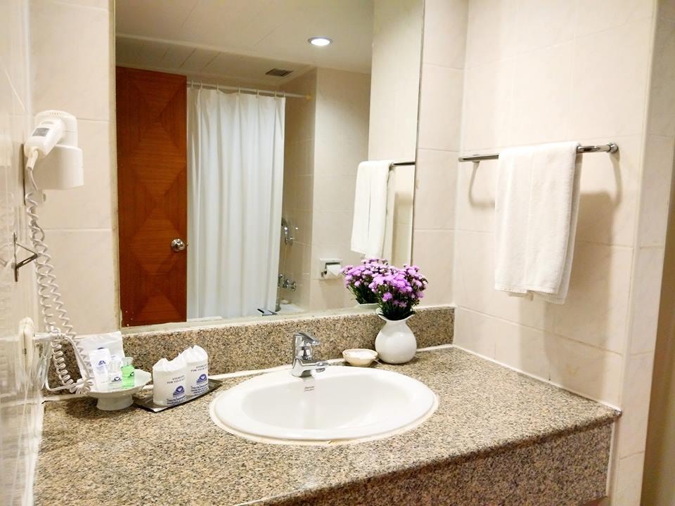 Diamond Plaza Hotel