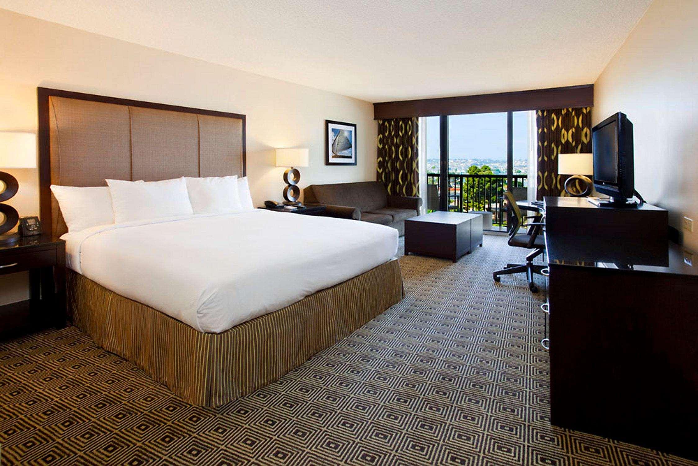Hilton San Diego Airport / Harbor Island