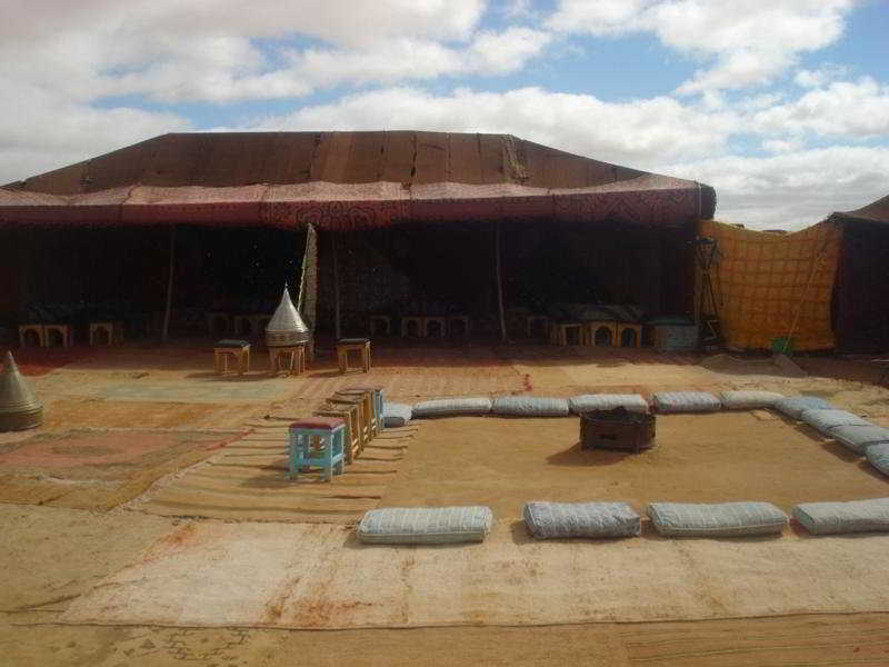 Bivouac Les Dunes De Tinfou
