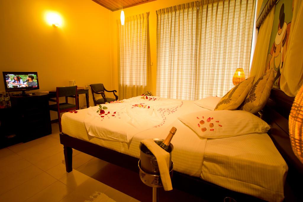 Randholee Resorts