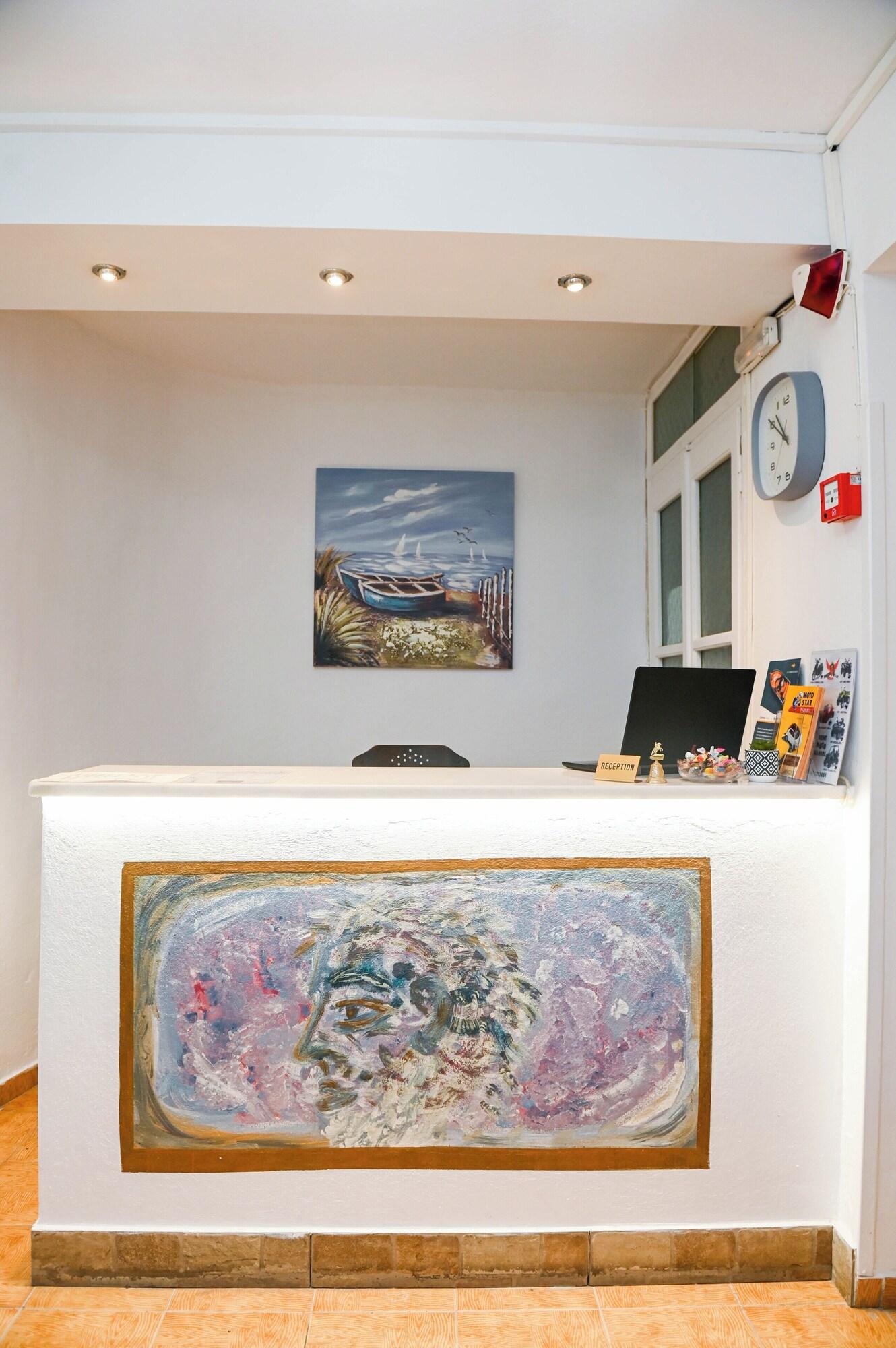 Narkissos Hotel by null