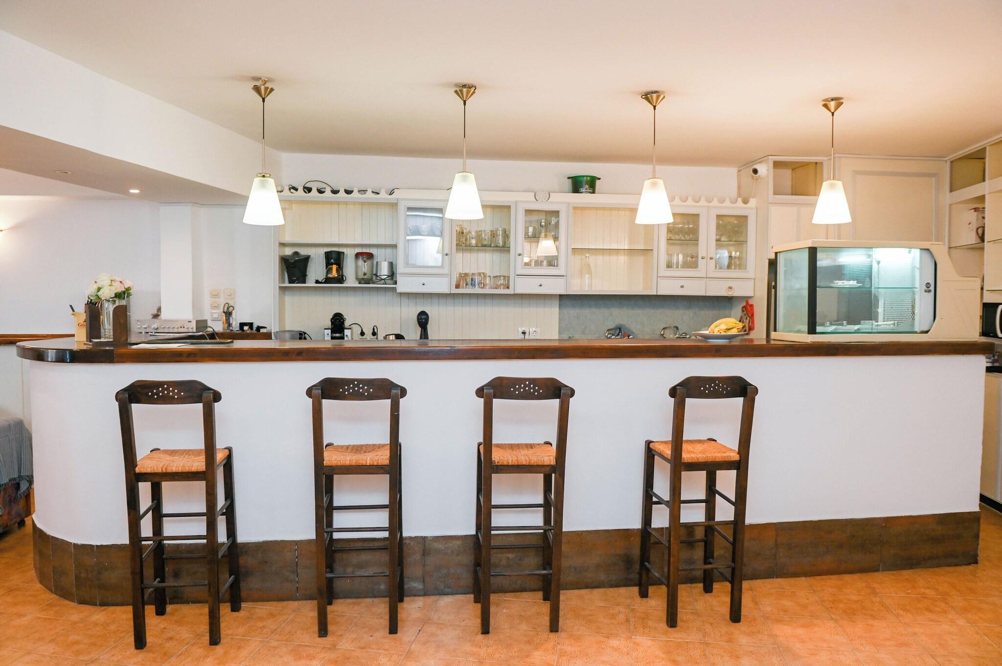 Narkissos Hotel by null