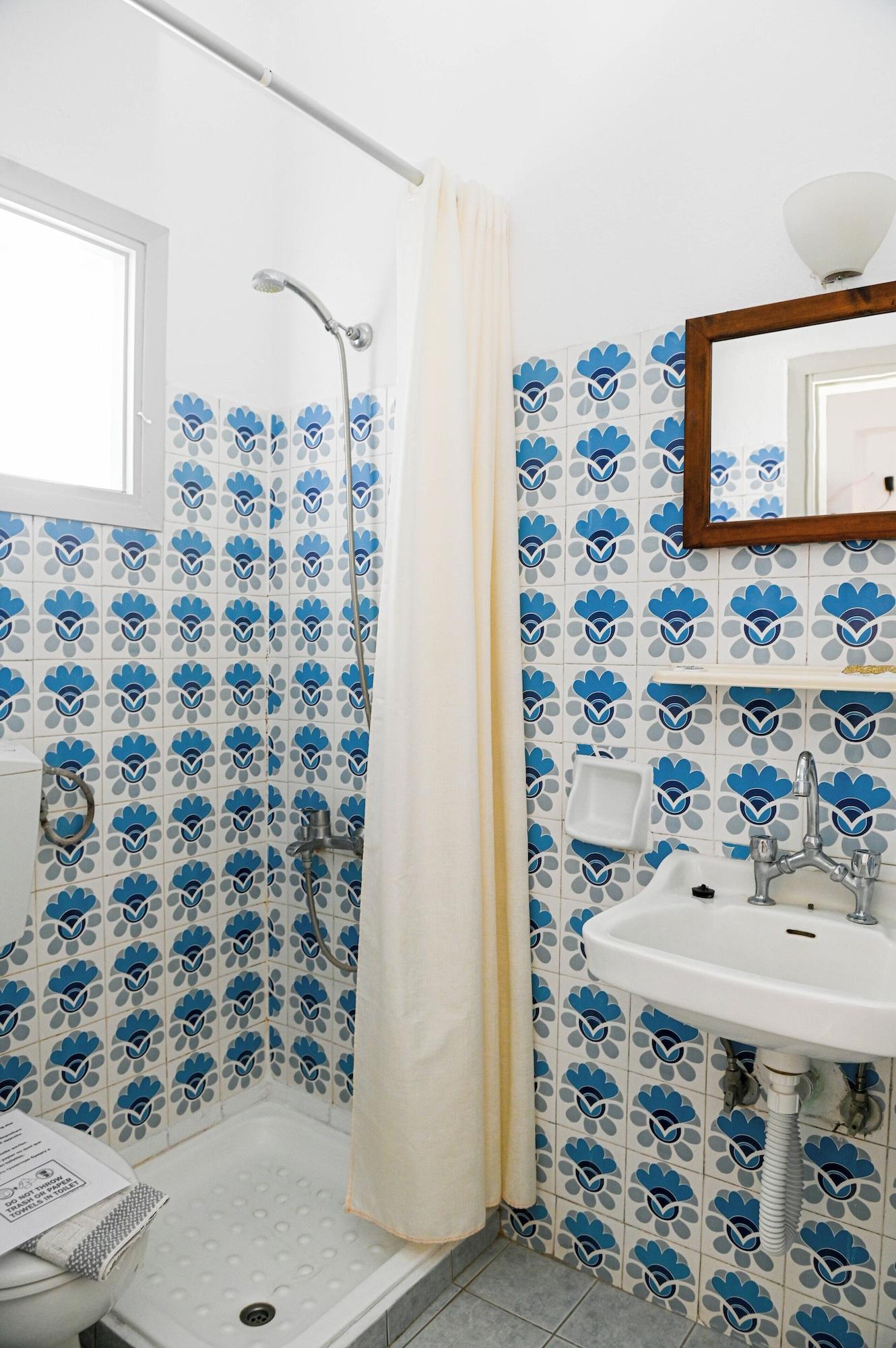 Narkissos Hotel by null