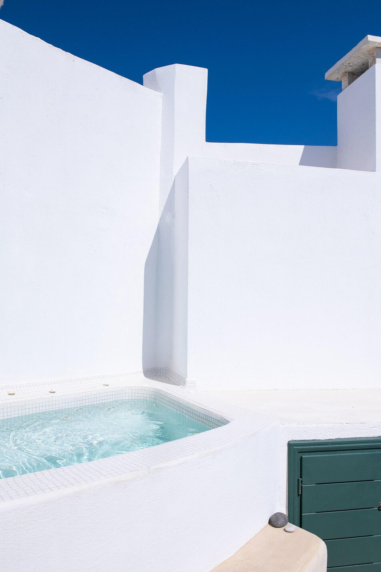 Avant Garde Suites by null