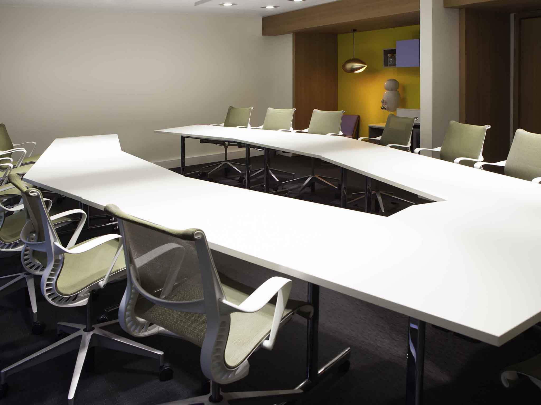 Novotel Fontainebleau Ury - photo