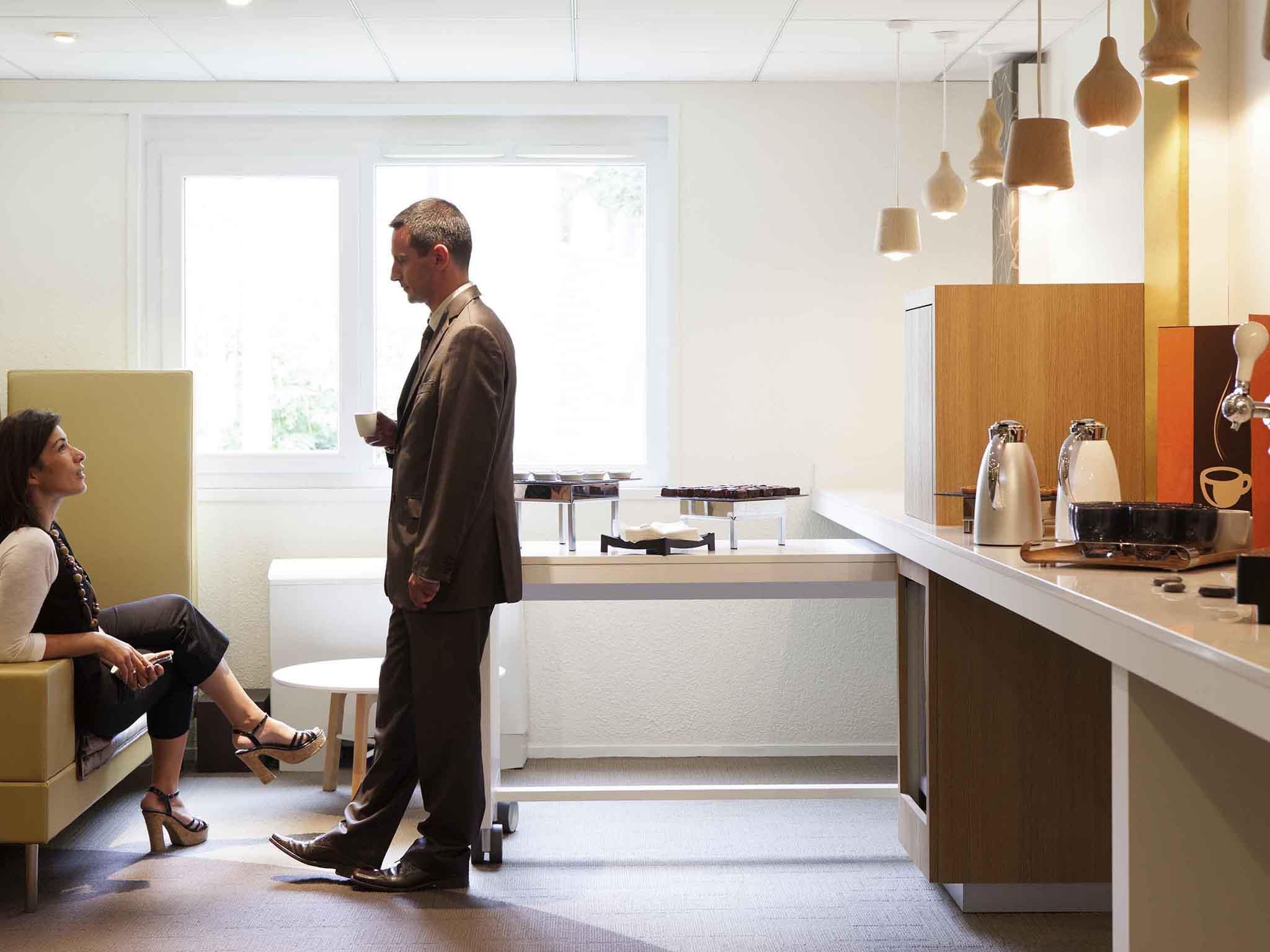 Novotel Fontainebleau Ury - photo