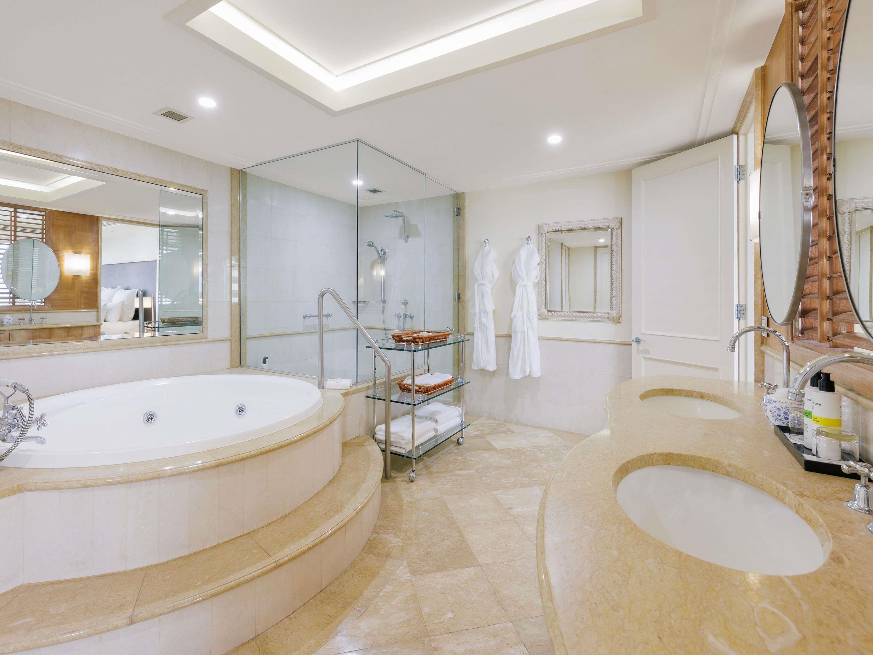 Pullman Reef Hotel Casino by null