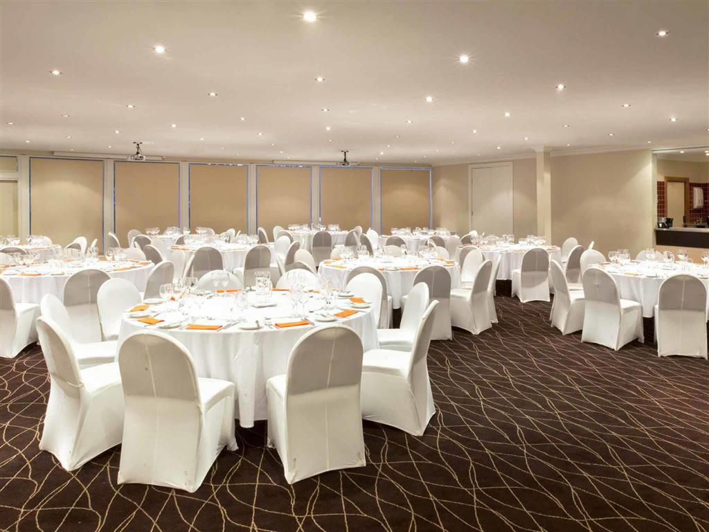 Mercure Canberra by null