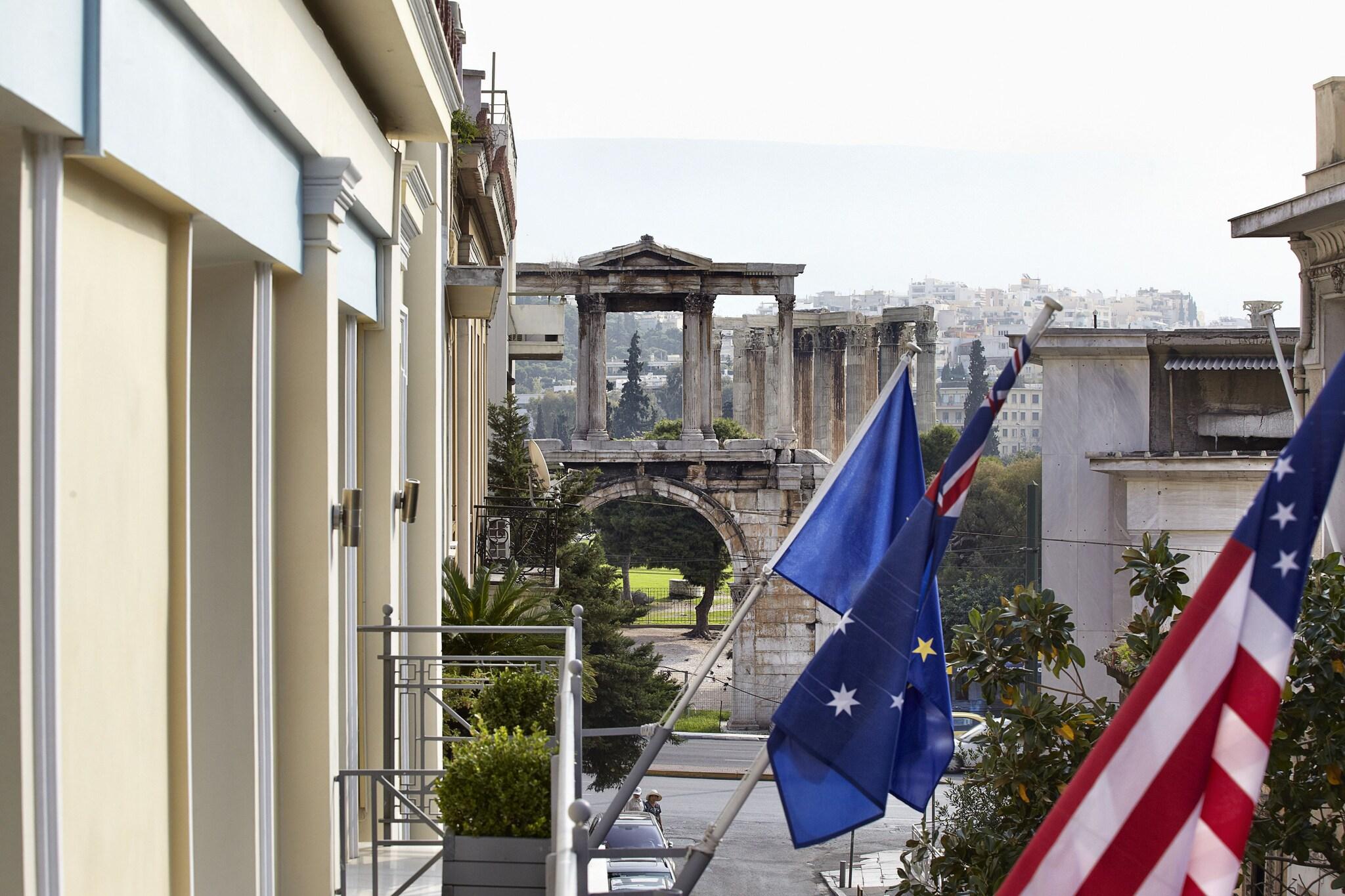 Ava Hotel & Suites - photo