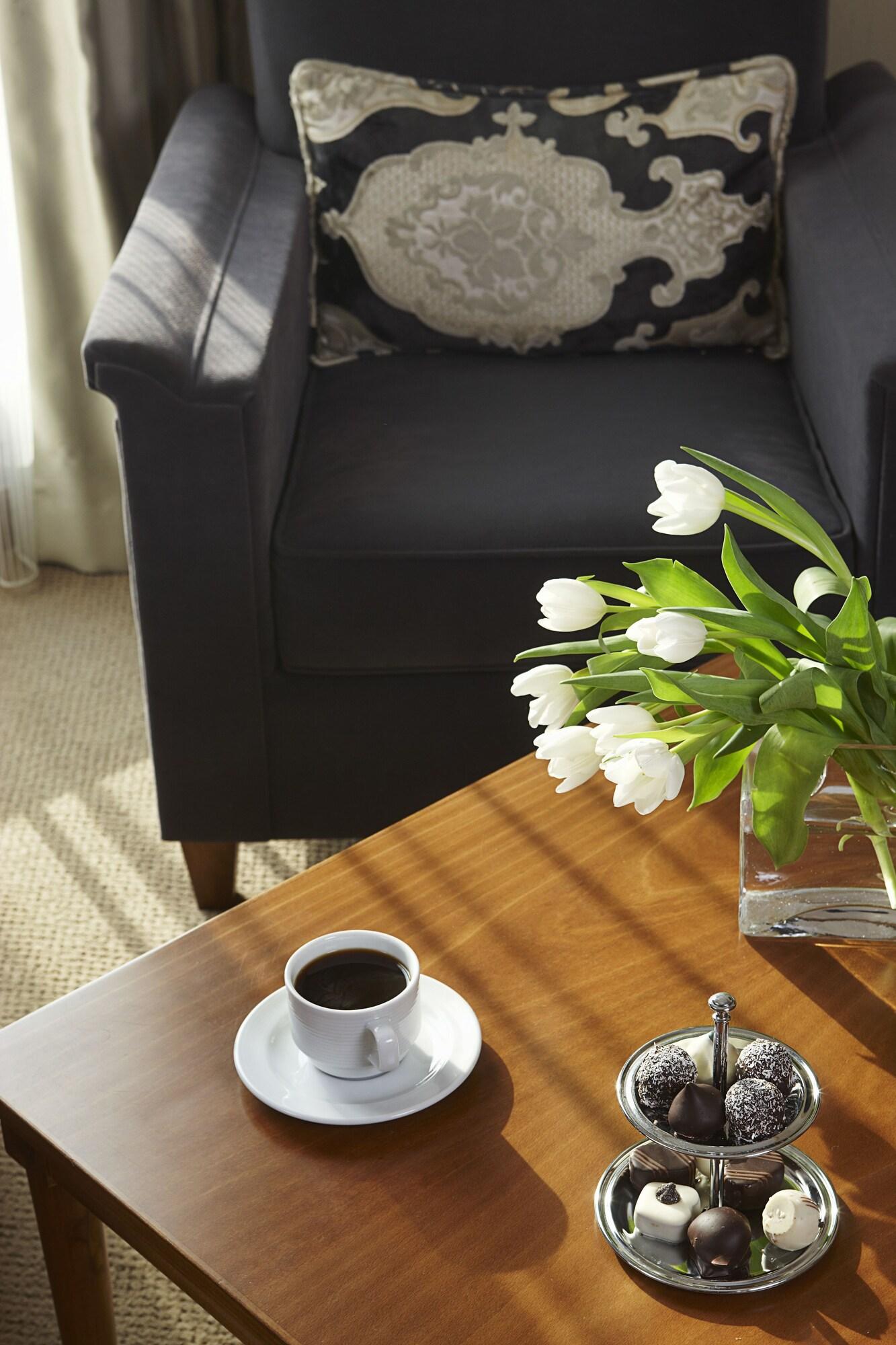 Ava Hotel & Suites - photo