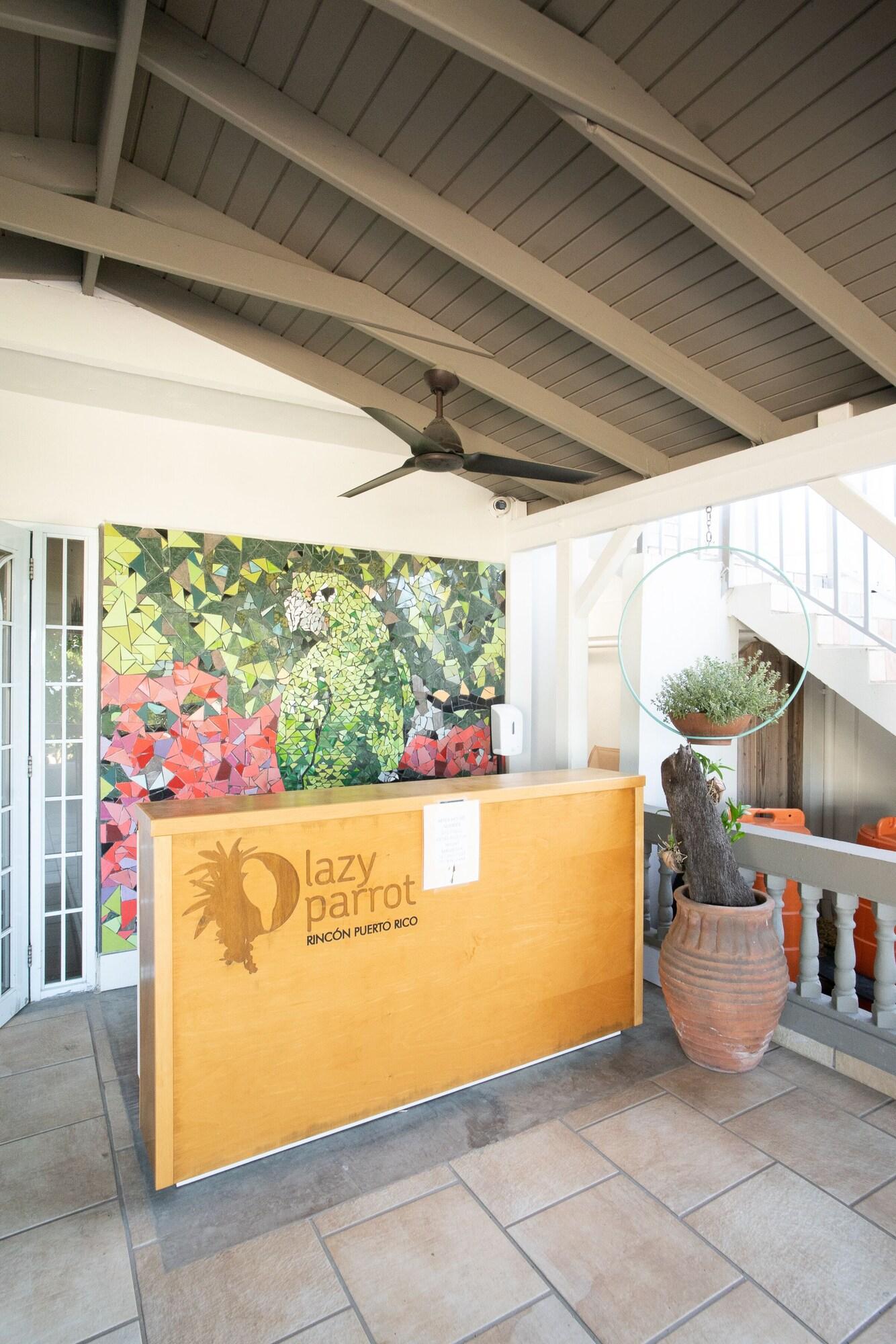 Lazy Parrot Inn by null