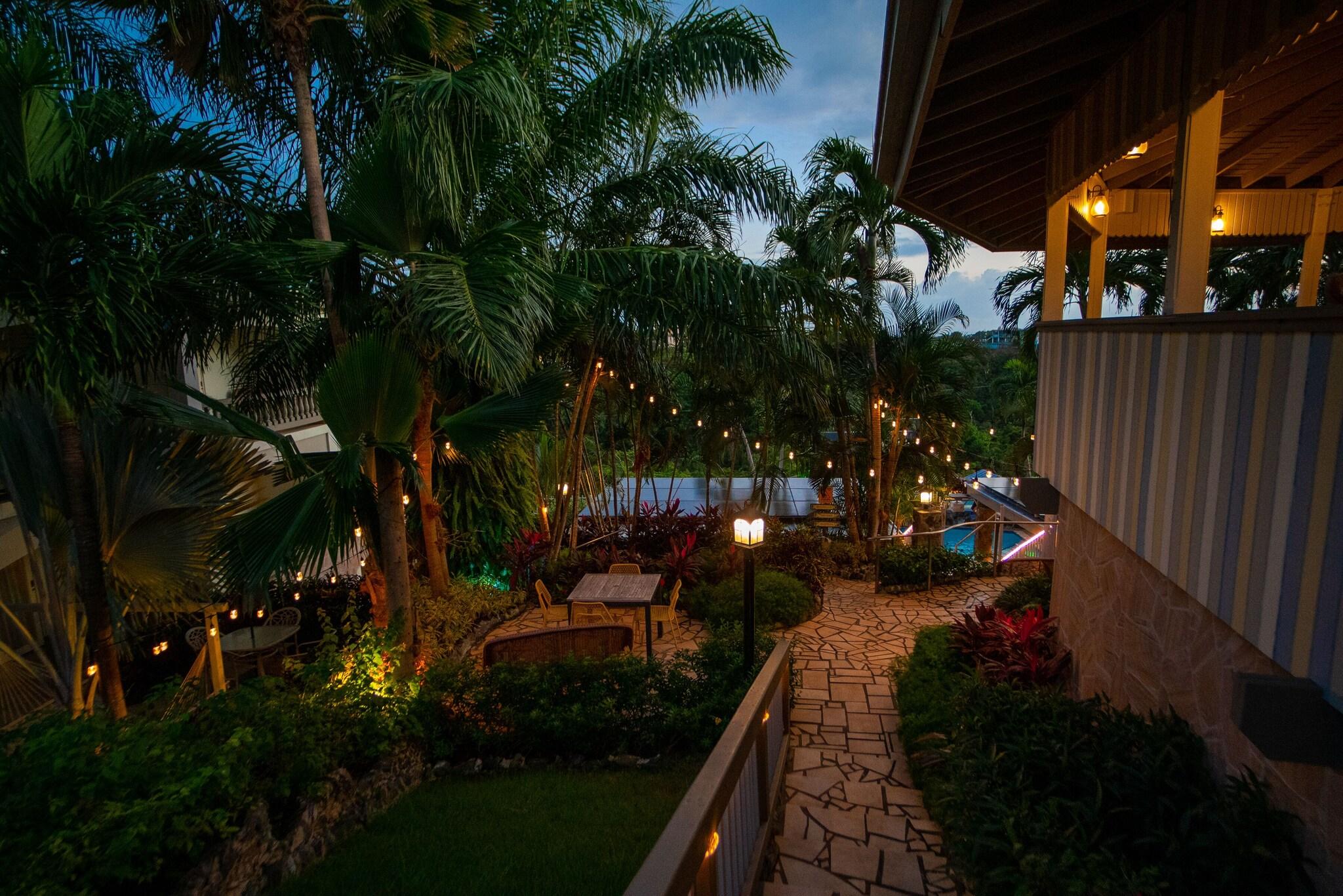 Lazy Parrot Inn by null