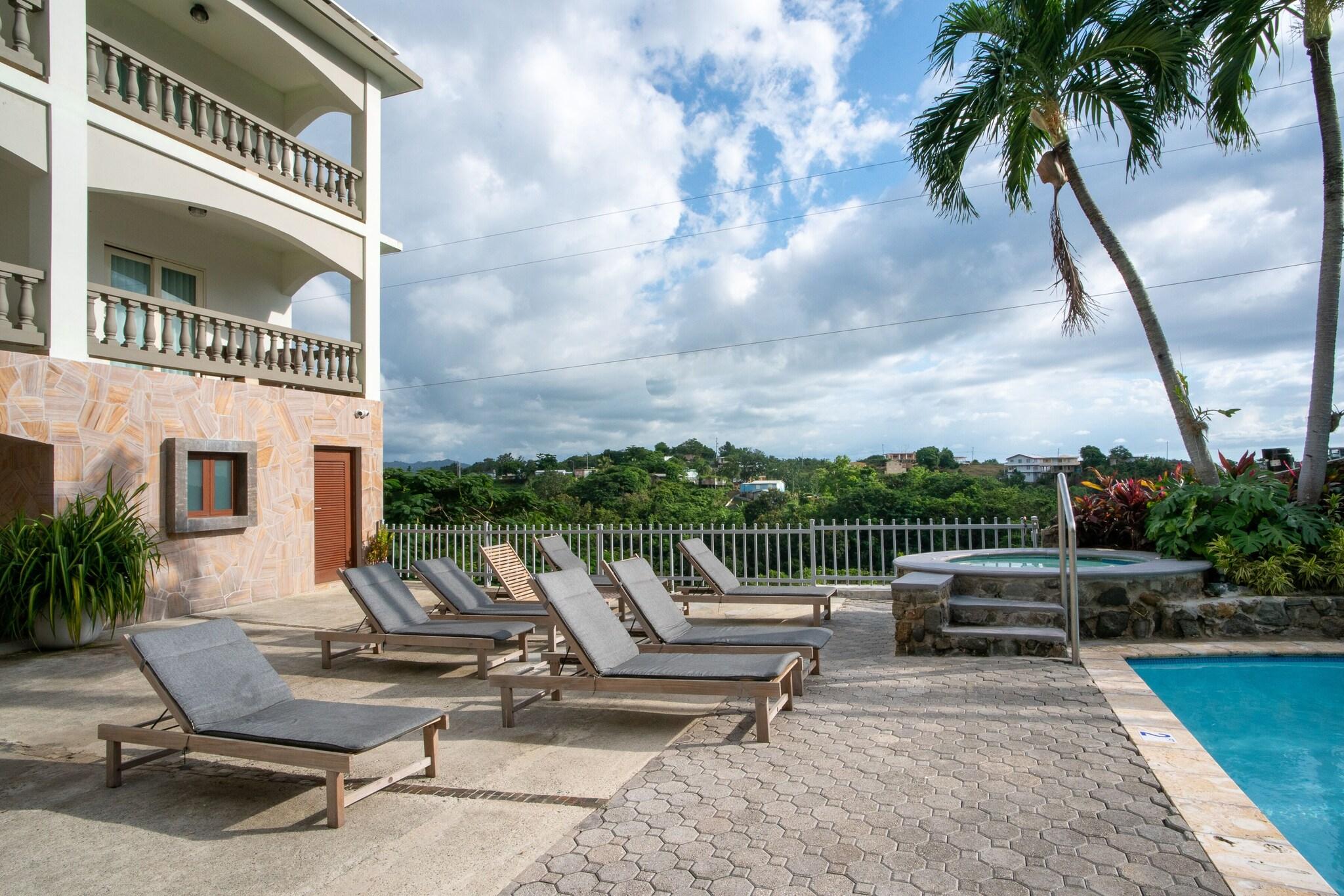 Lazy Parrot Inn by null