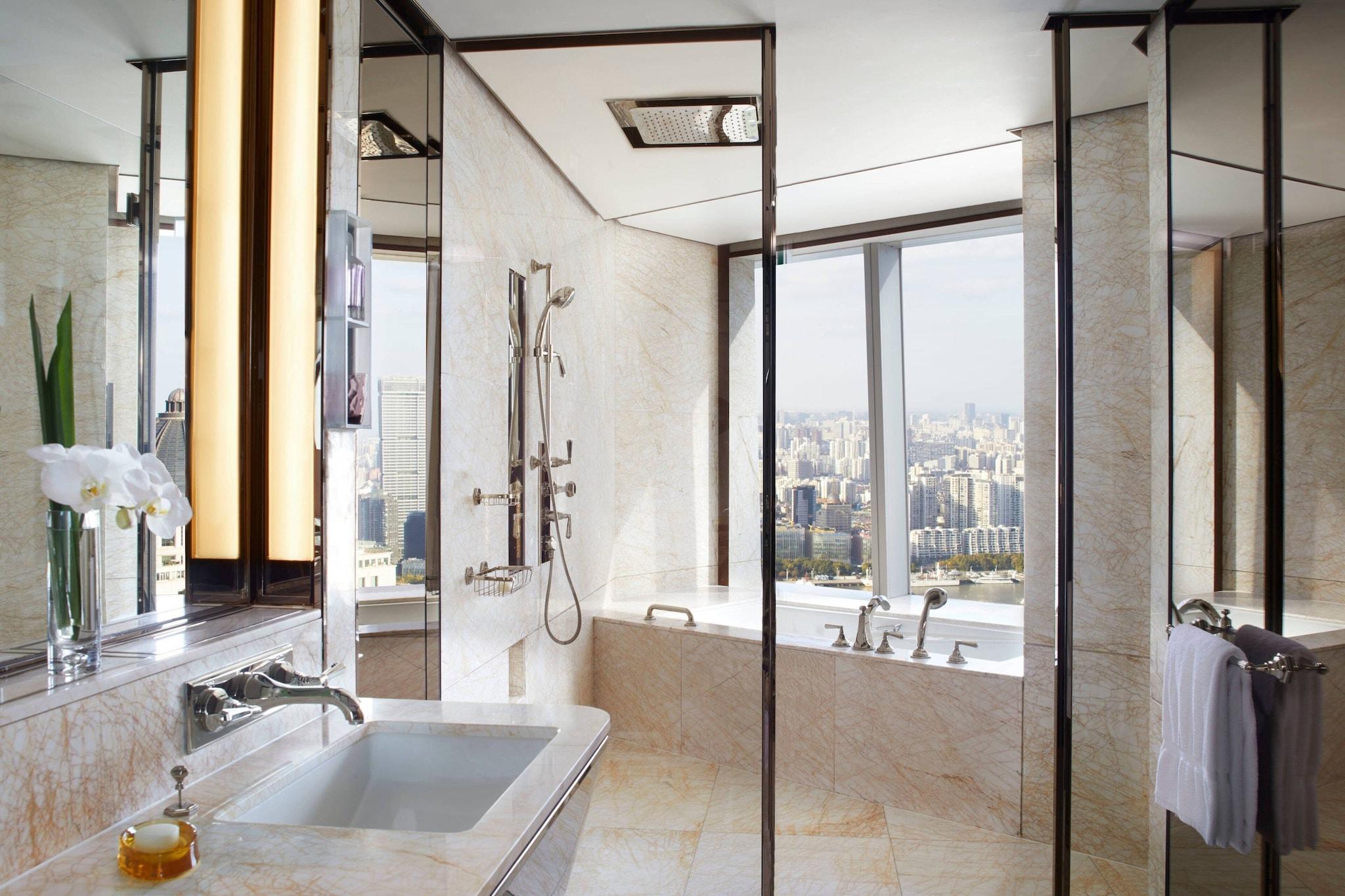 The Ritz-Carlton Shanghai, Pudong by null