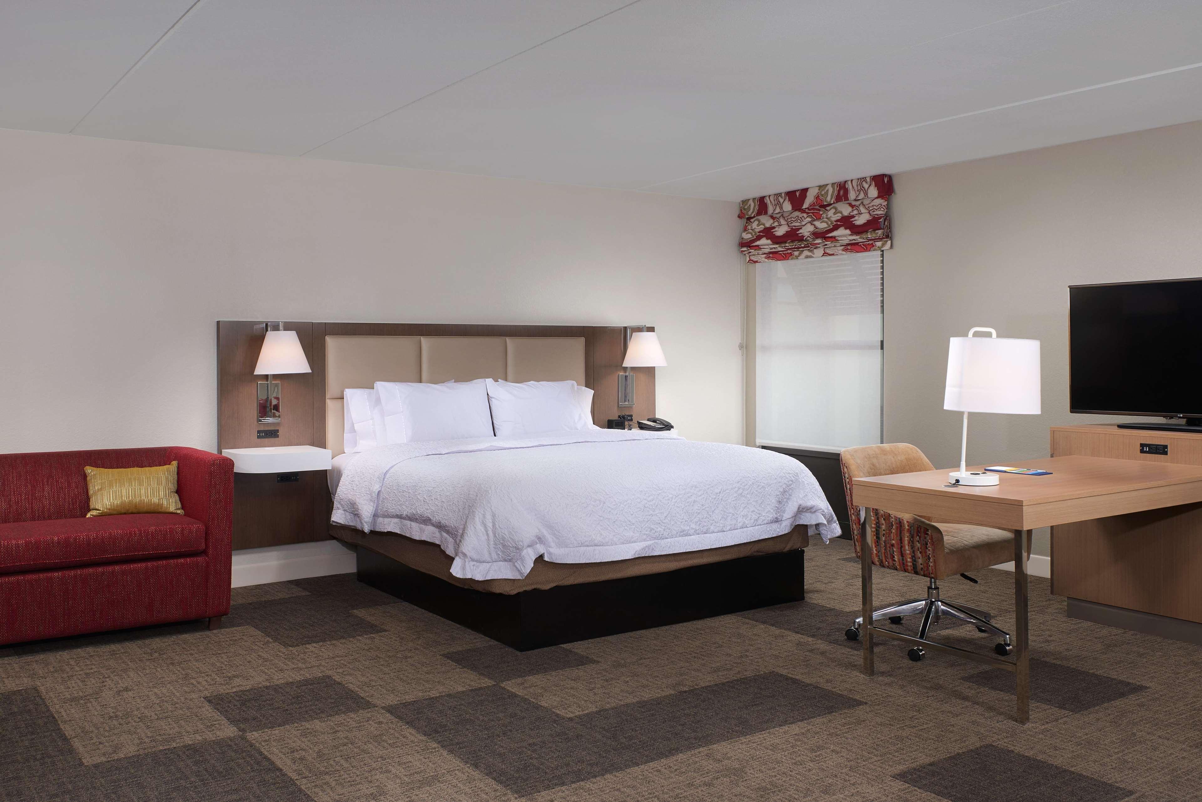 Hampton Inn & Suites Phoenix/Scottsdale on Shea Bo