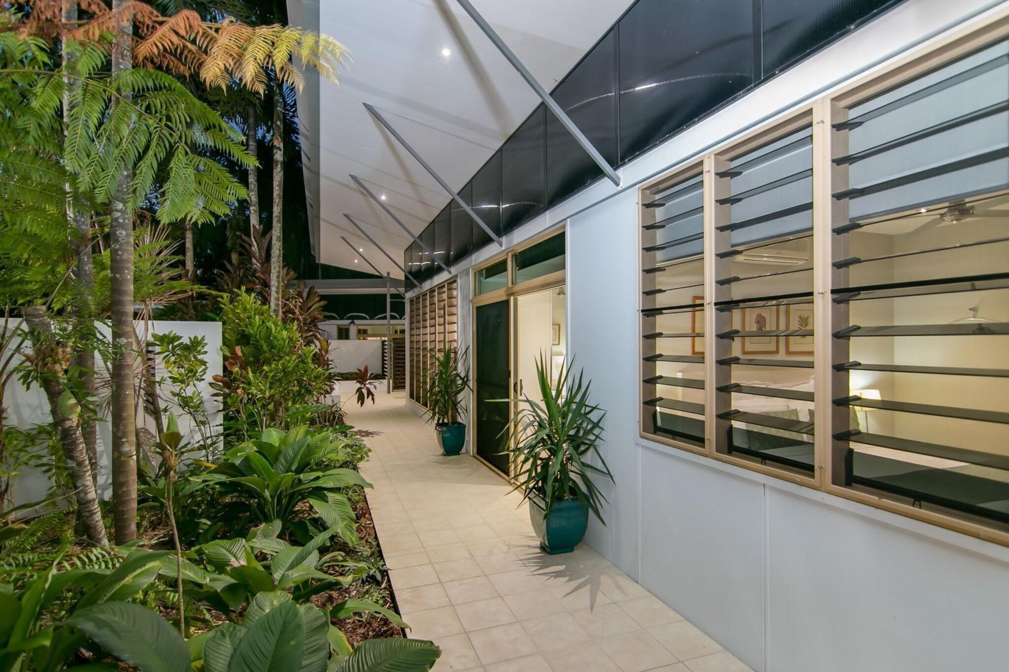 Sanctuary Palm Cove by null