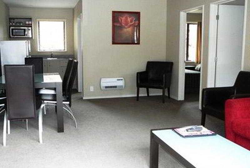 58 on Cron Motel by null