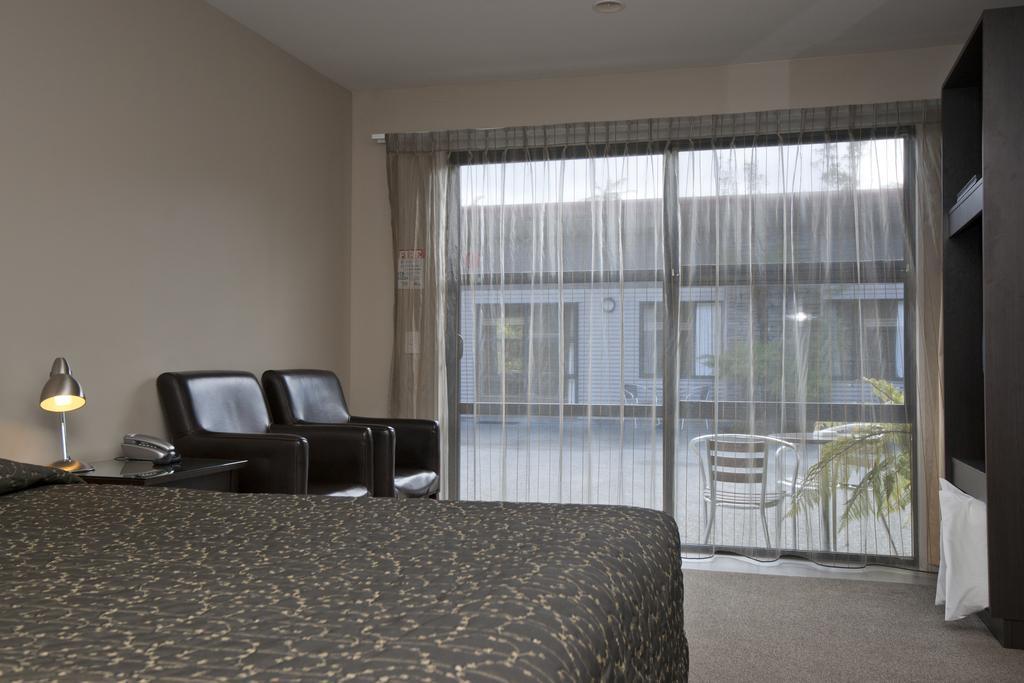 58 on Cron Motel by null