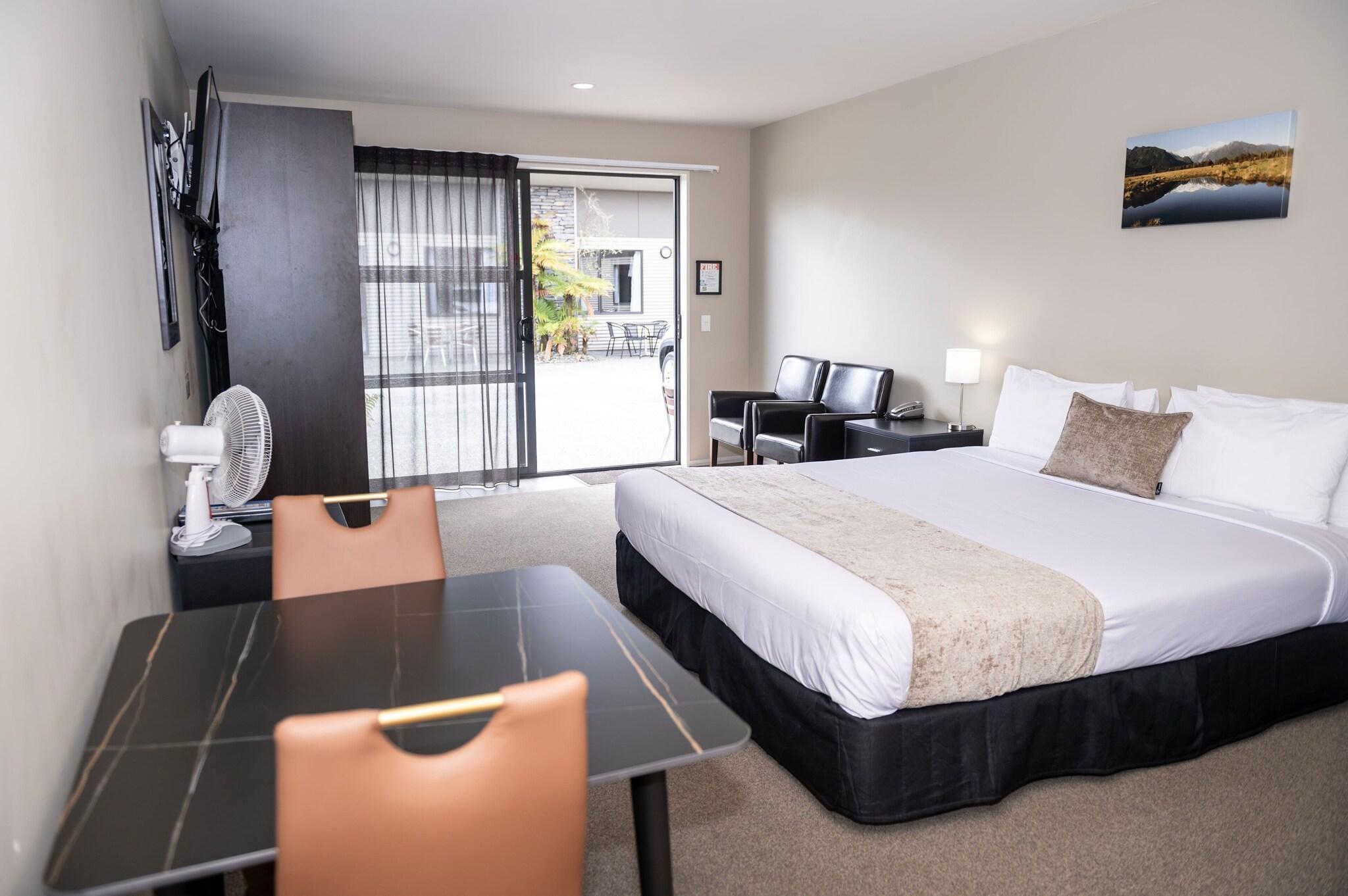 58 on Cron Motel by null