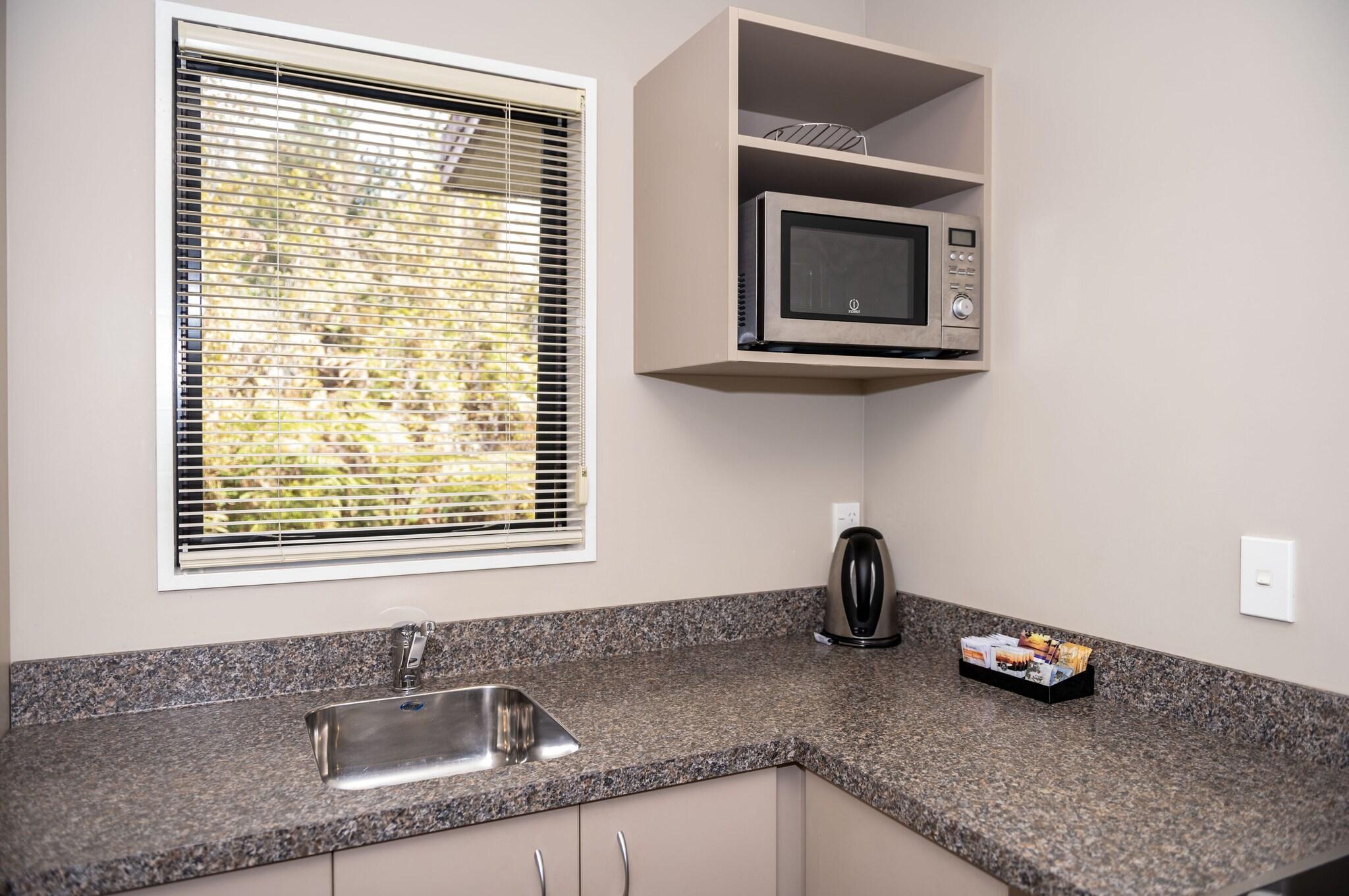 58 on Cron Motel by null