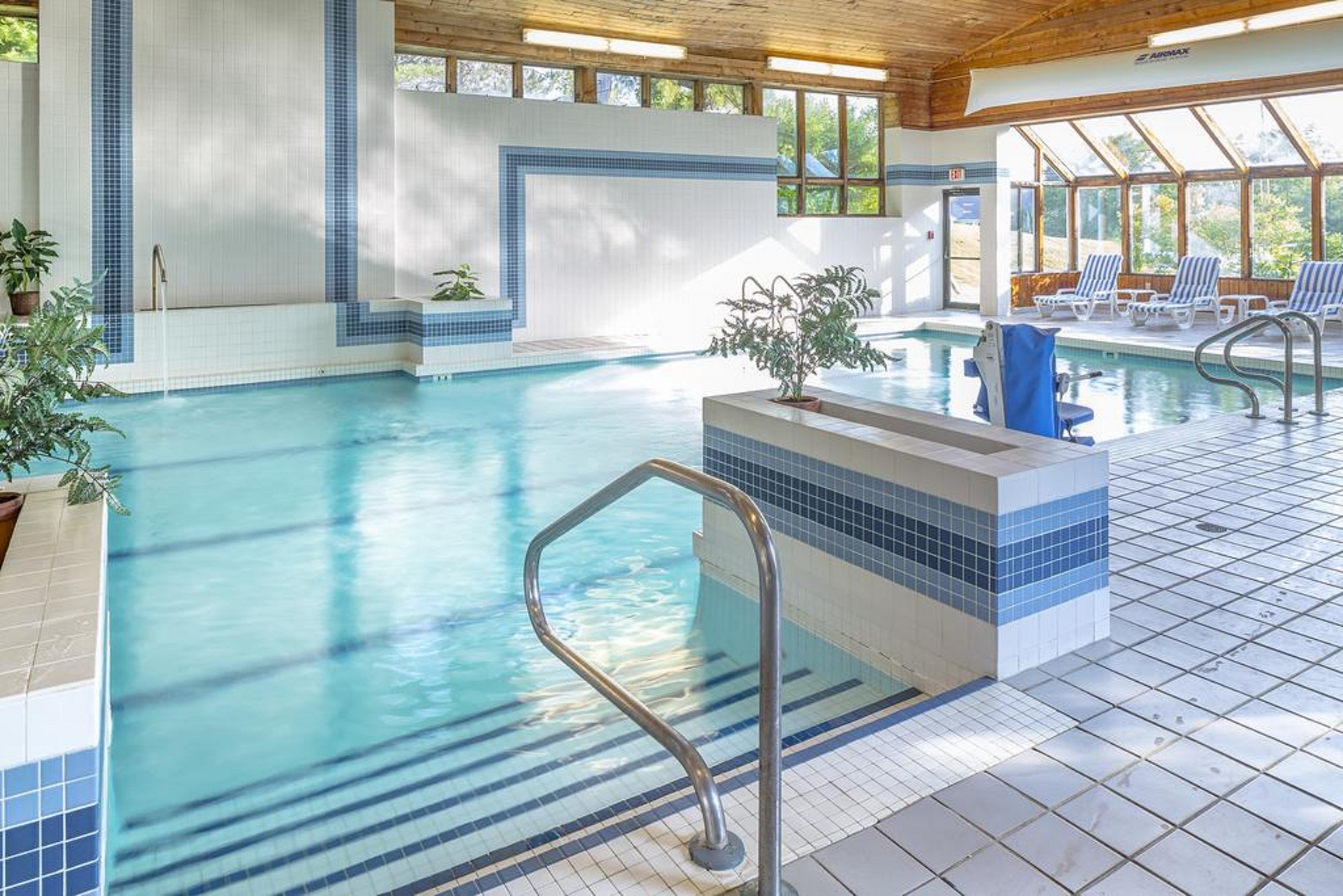 Bluebird Cady Hill Lodge by null