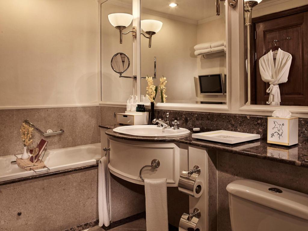 Sofitel Phnom Penh Phokeethra by null