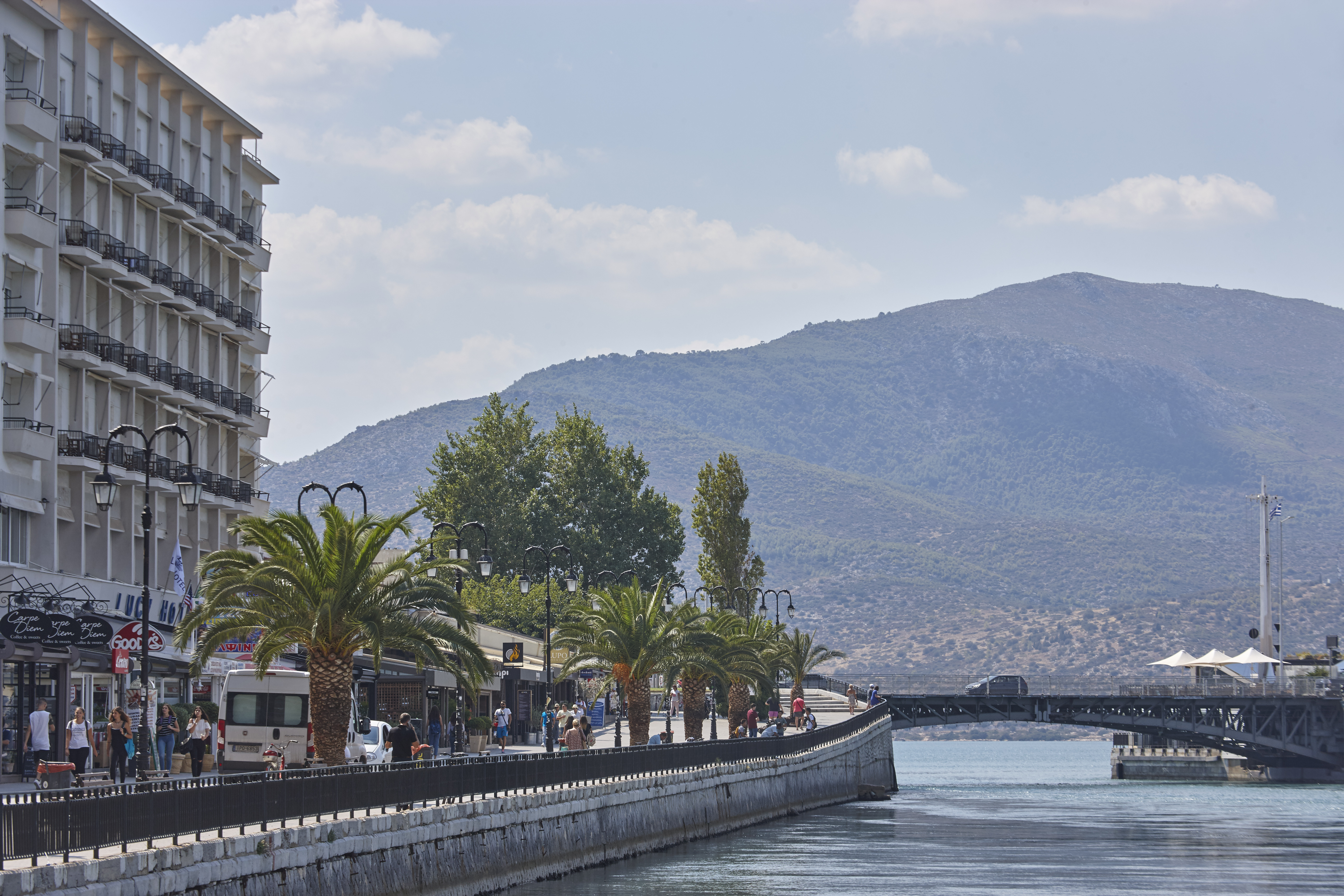 Lucy Hotel - фото