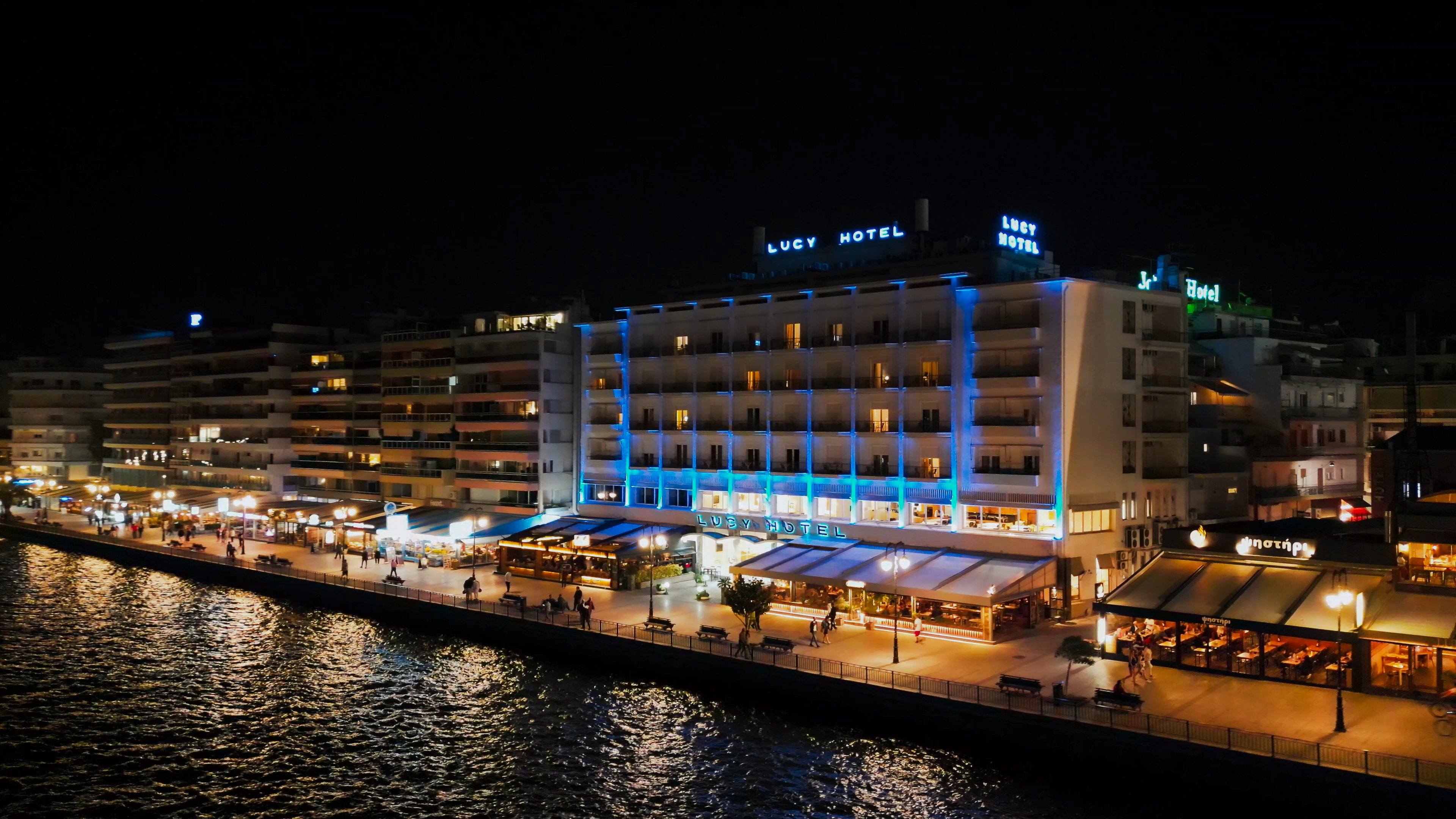 Lucy Hotel - фото