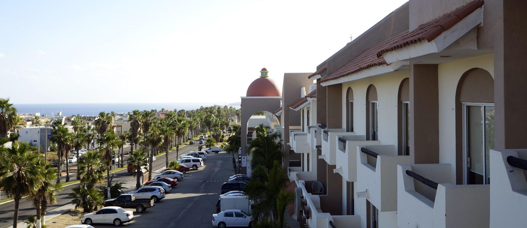 Las Palmas Hotel & Suites