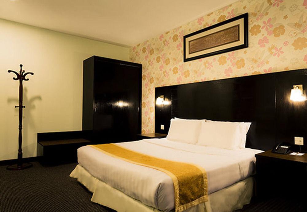 Tower Regency Hotel & Apartments 